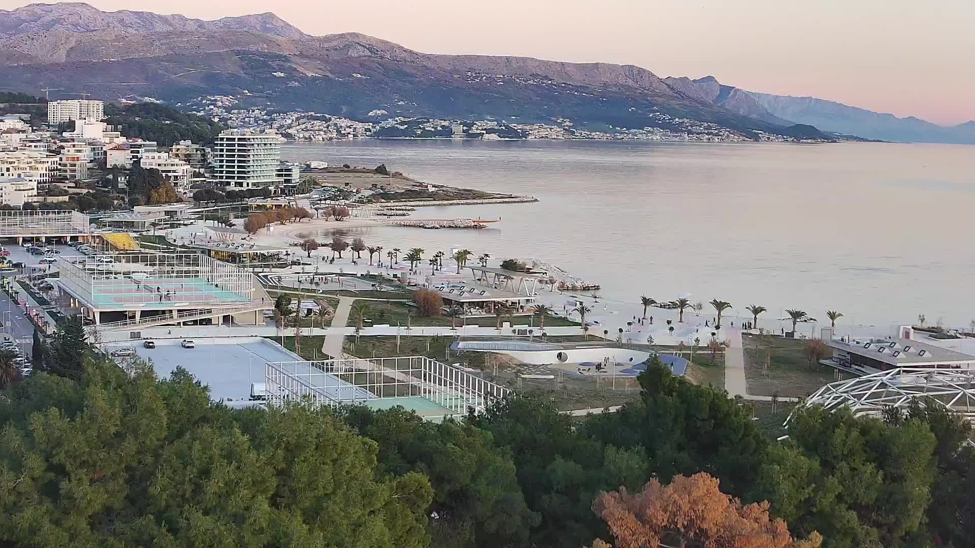Plaža Žnjan in športni objekti – Split