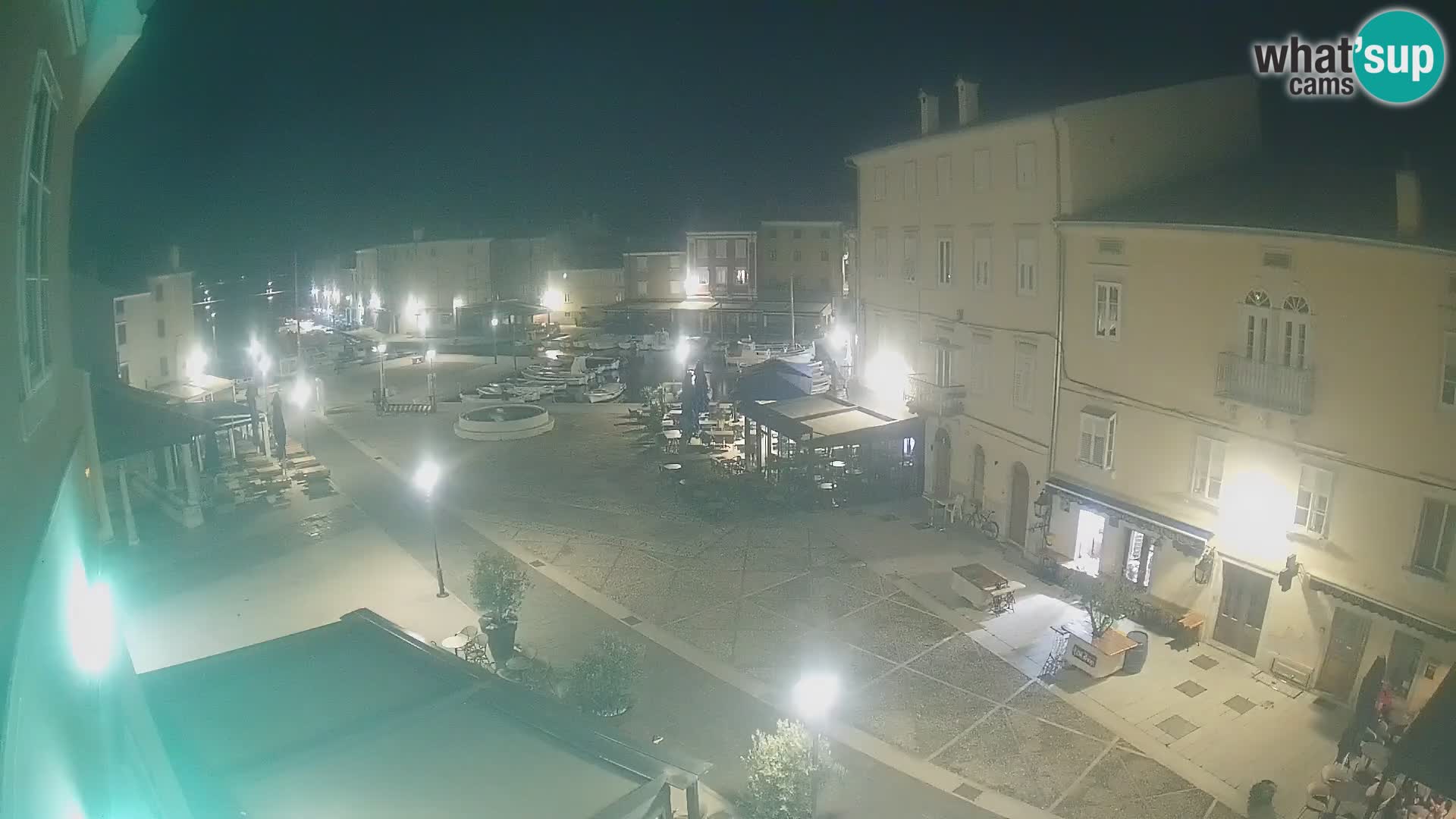 LIVE cam Cres Stadt – Hauptplatz und “mandrač” – Cres Insel – Kroatien