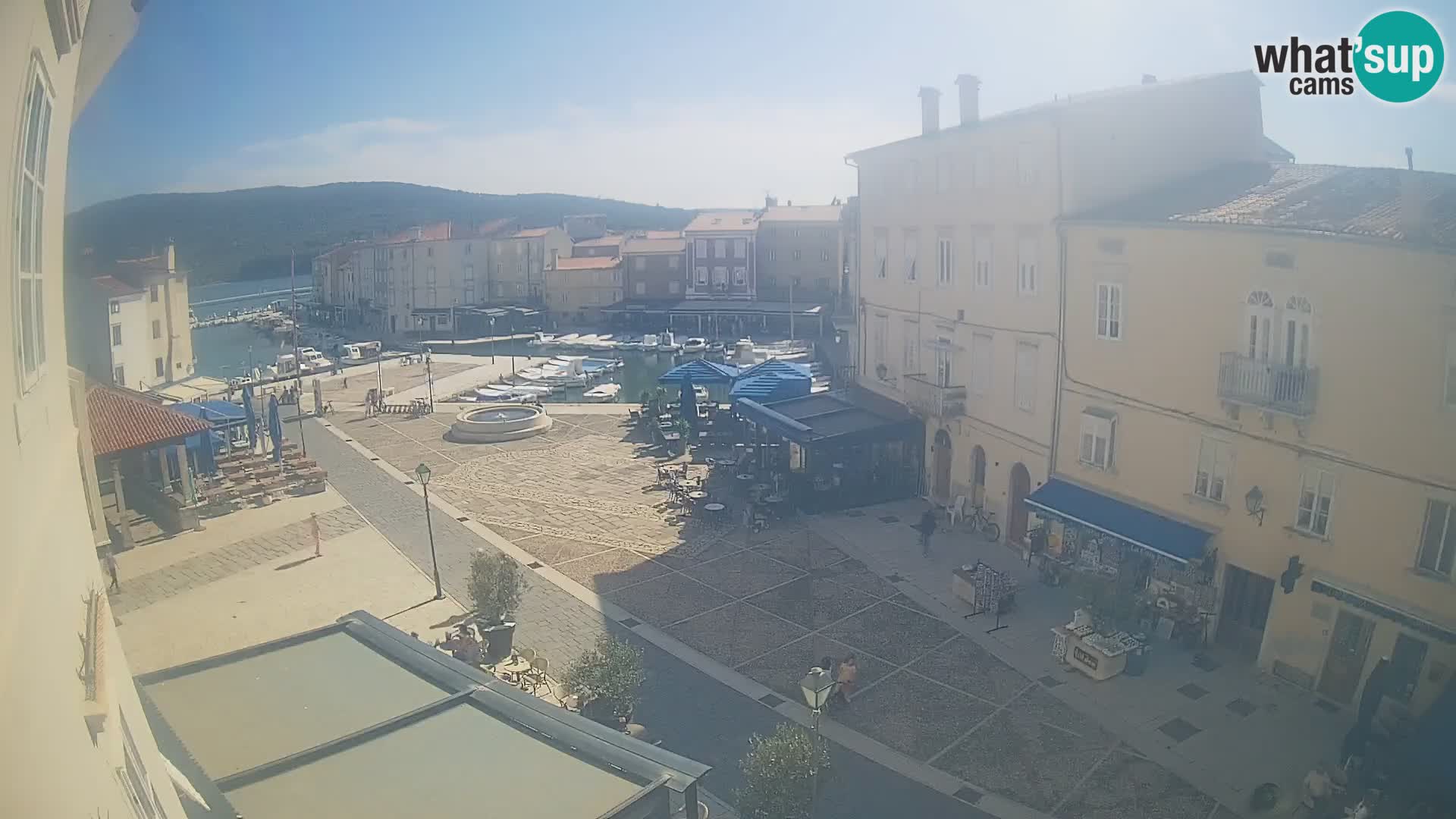 LIVE cam Cres city – main square and “mandrač” – Cres island – Croatia
