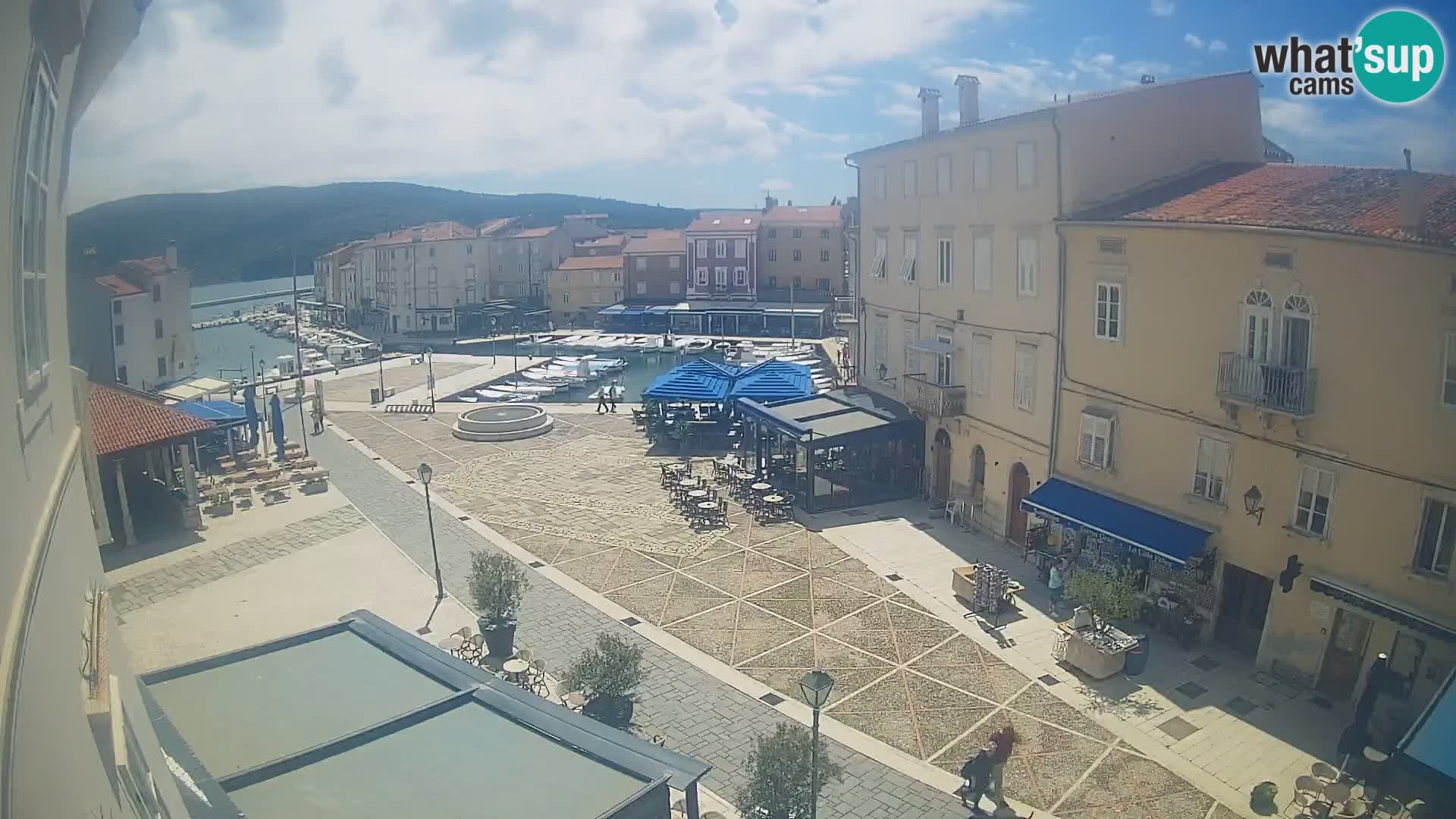 LIVE cam Cres Stadt – Hauptplatz und “mandrač” – Cres Insel – Kroatien