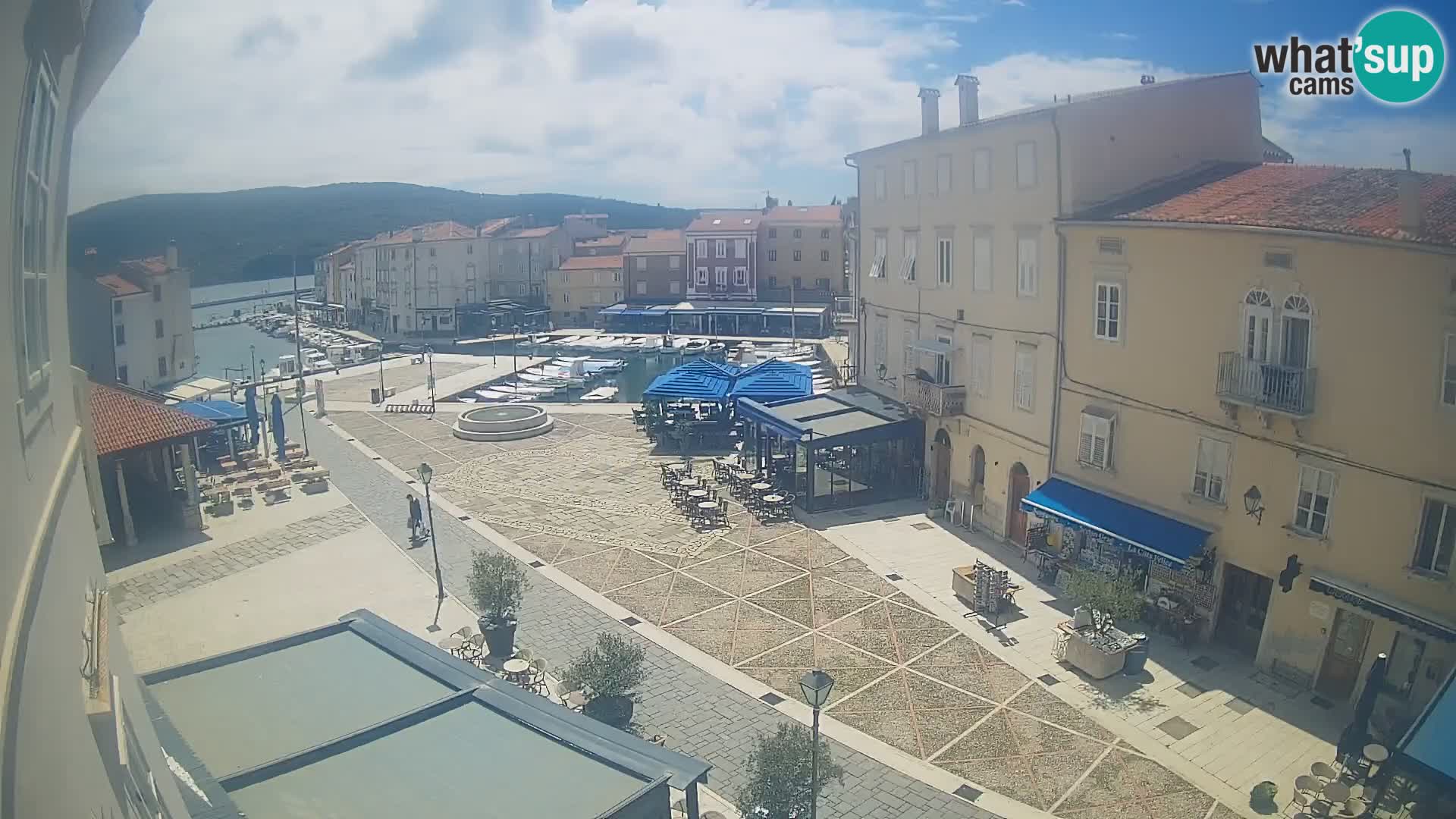 LIVE cam Cres città – piazza principale e “mandrač” – isola di Cherso – Croazia