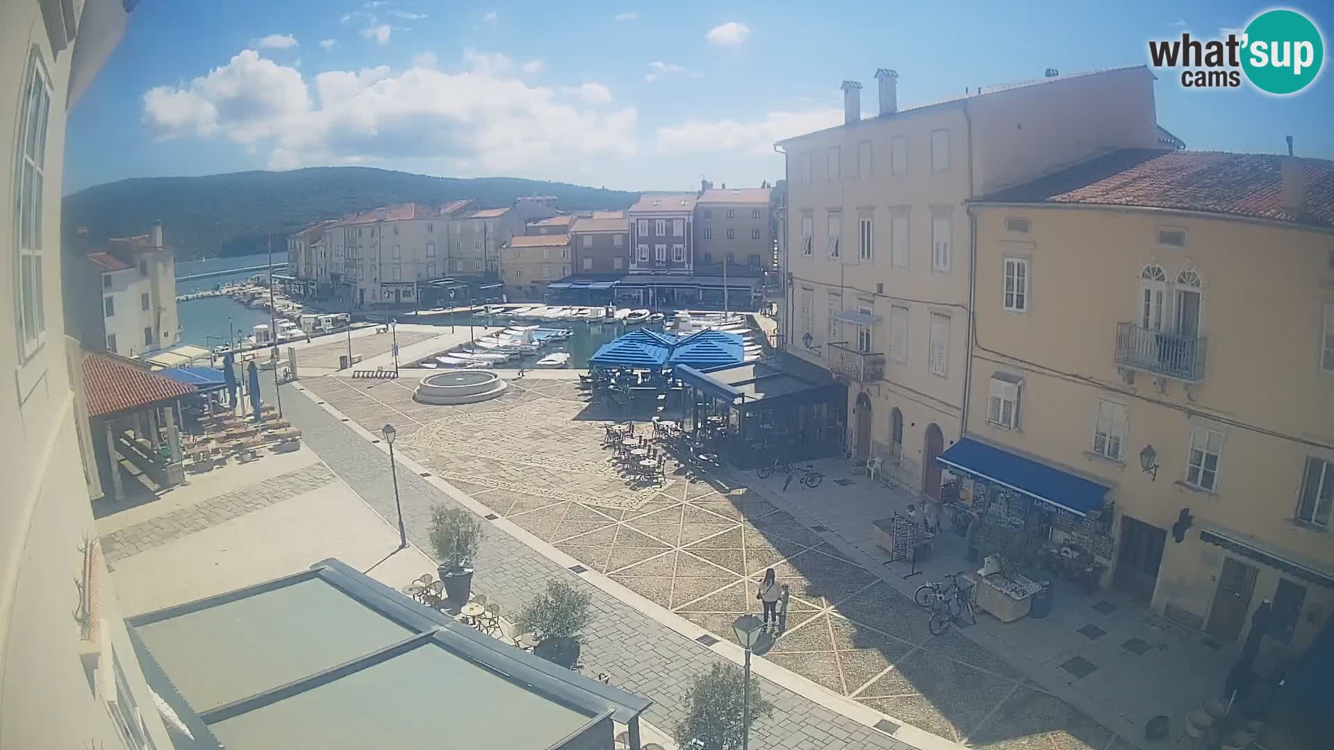 LIVE cam Cres Stadt – Hauptplatz und “mandrač” – Cres Insel – Kroatien