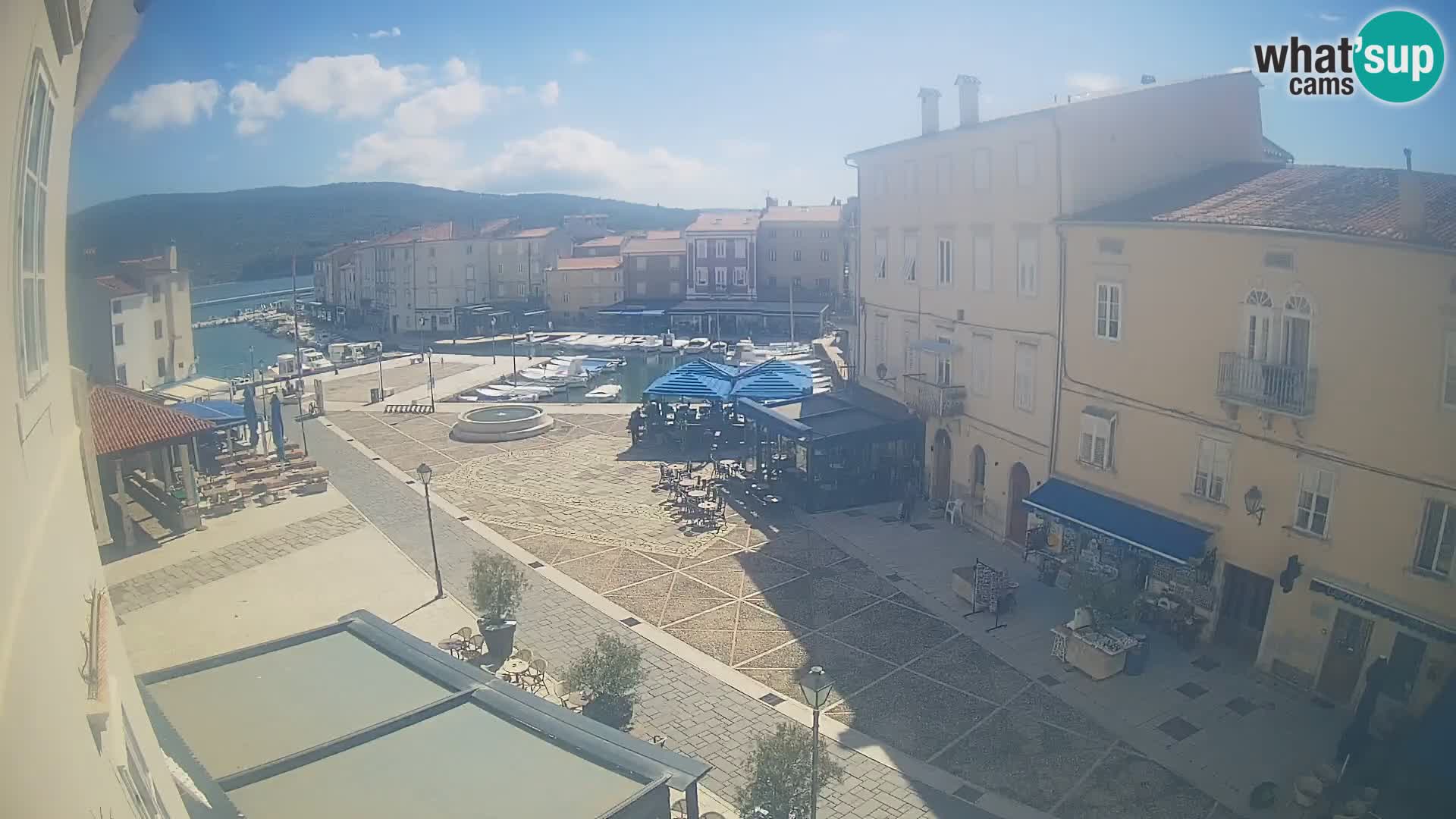 LIVE cam Cres Stadt – Hauptplatz und “mandrač” – Cres Insel – Kroatien