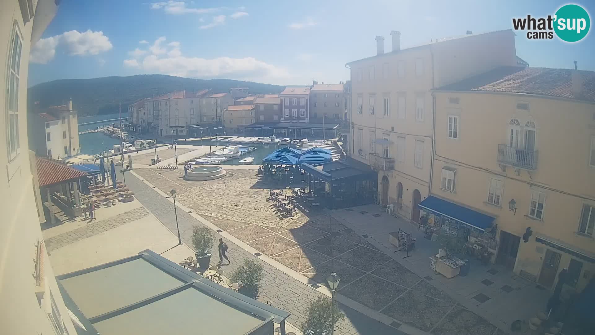 LIVE cam Cres Stadt – Hauptplatz und “mandrač” – Cres Insel – Kroatien
