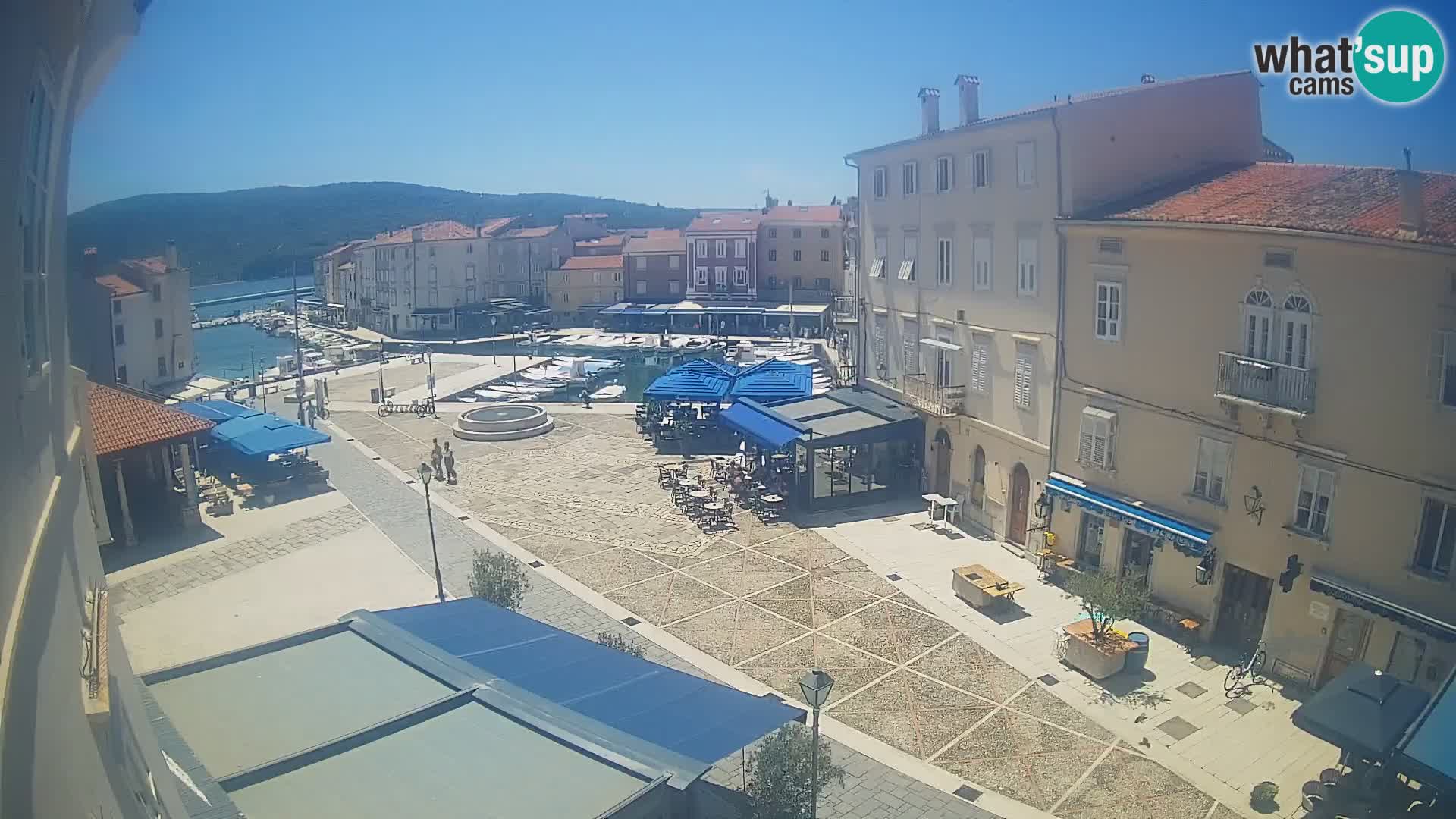 LIVE cam Cres Stadt – Hauptplatz und “mandrač” – Cres Insel – Kroatien