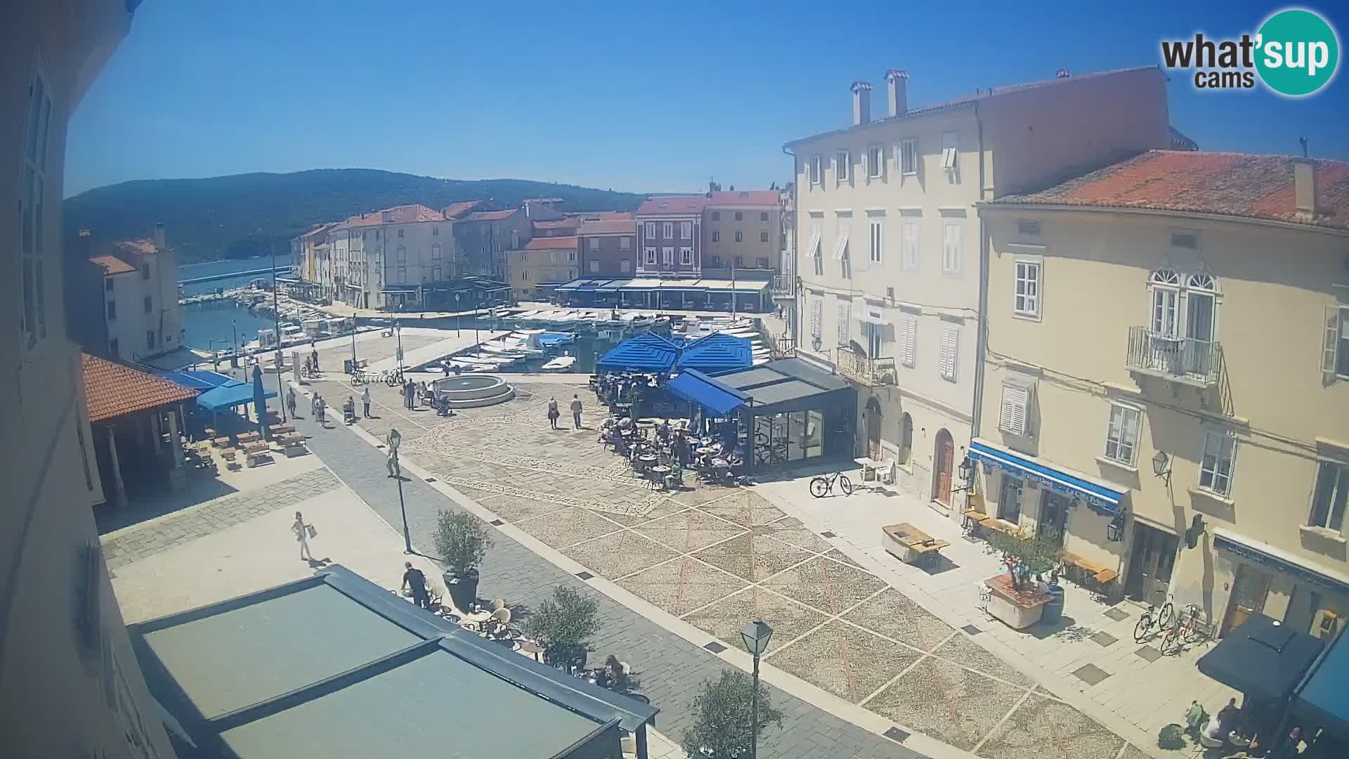 LIVE cam Cres città – piazza principale e “mandrač” – isola di Cherso – Croazia