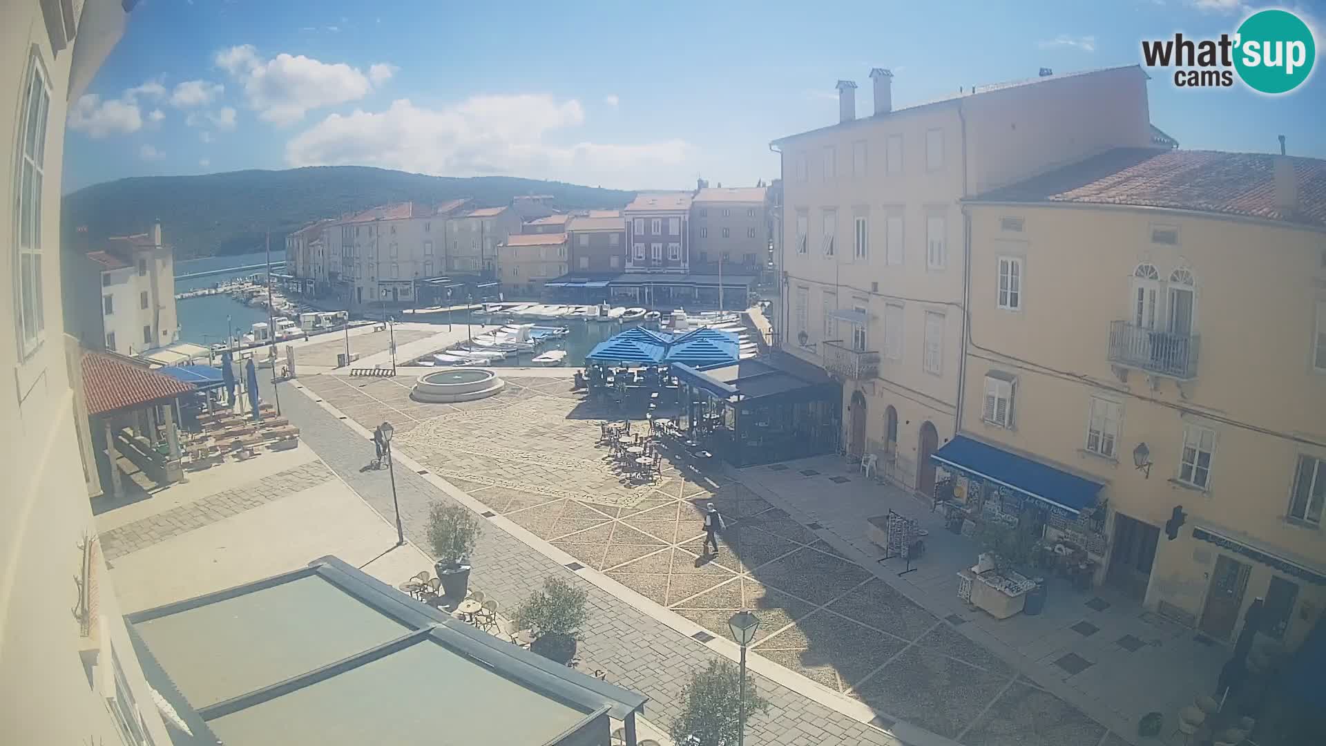 LIVE cam Cres city – main square and “mandrač” – Cres island – Croatia