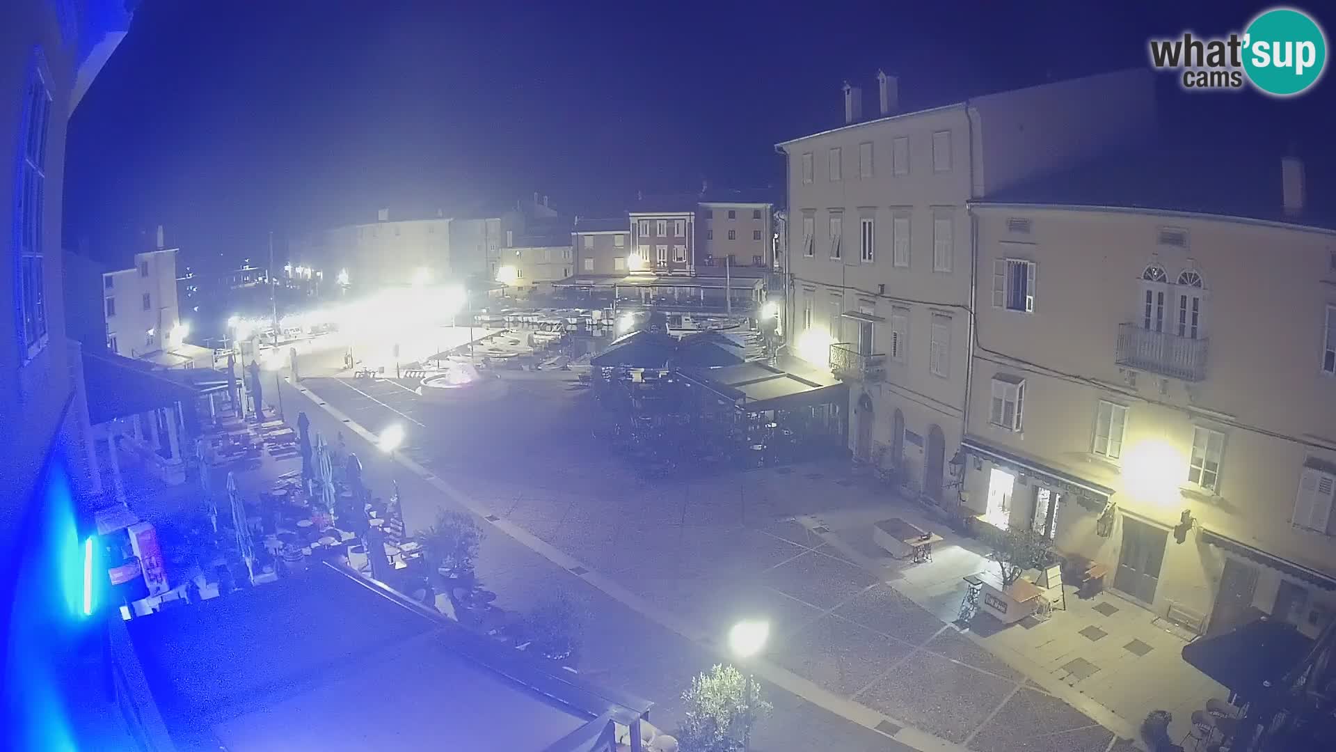 Cámara en vivo ciudad de Cres – plaza principal y “mandrač” – isla de Cres – Croacia