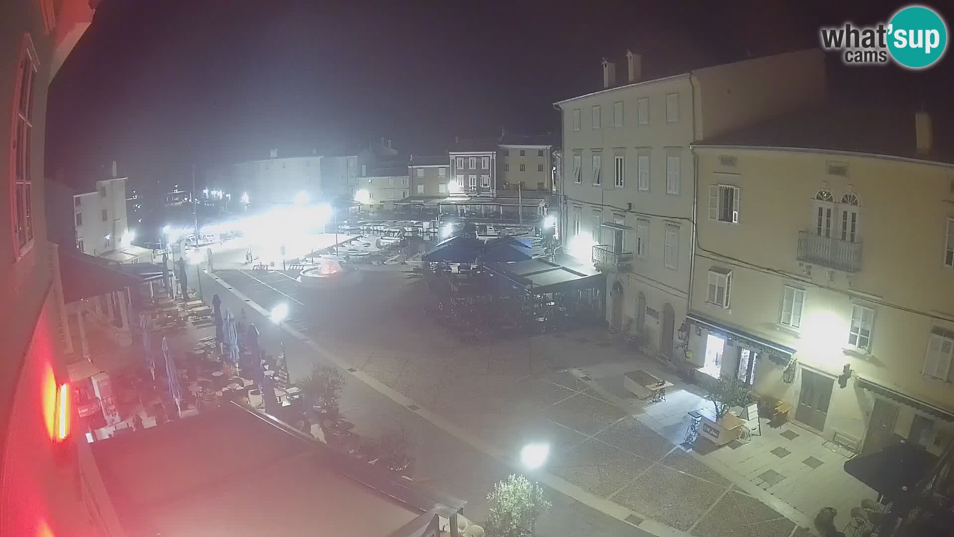 Cámara en vivo ciudad de Cres – plaza principal y “mandrač” – isla de Cres – Croacia