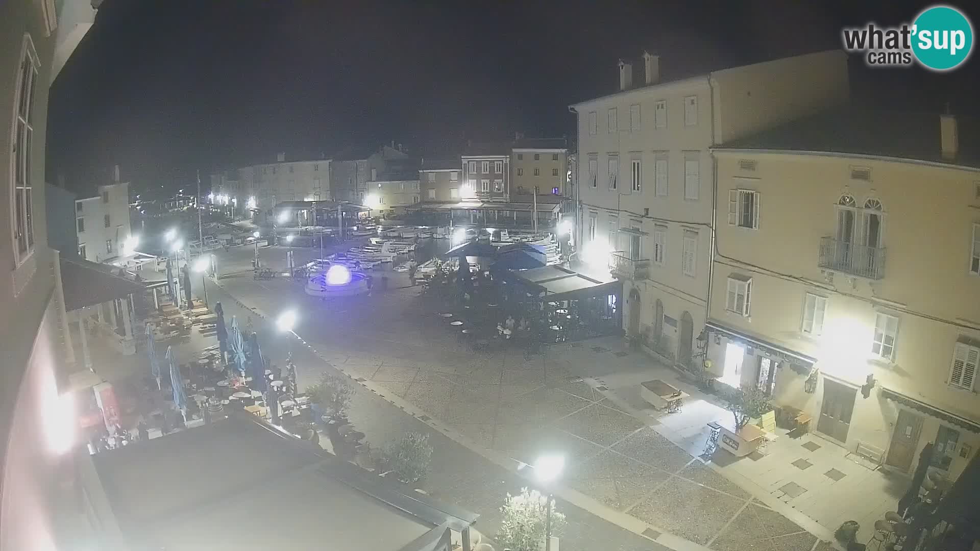 LIVE cam Cres città – piazza principale e “mandrač” – isola di Cherso – Croazia