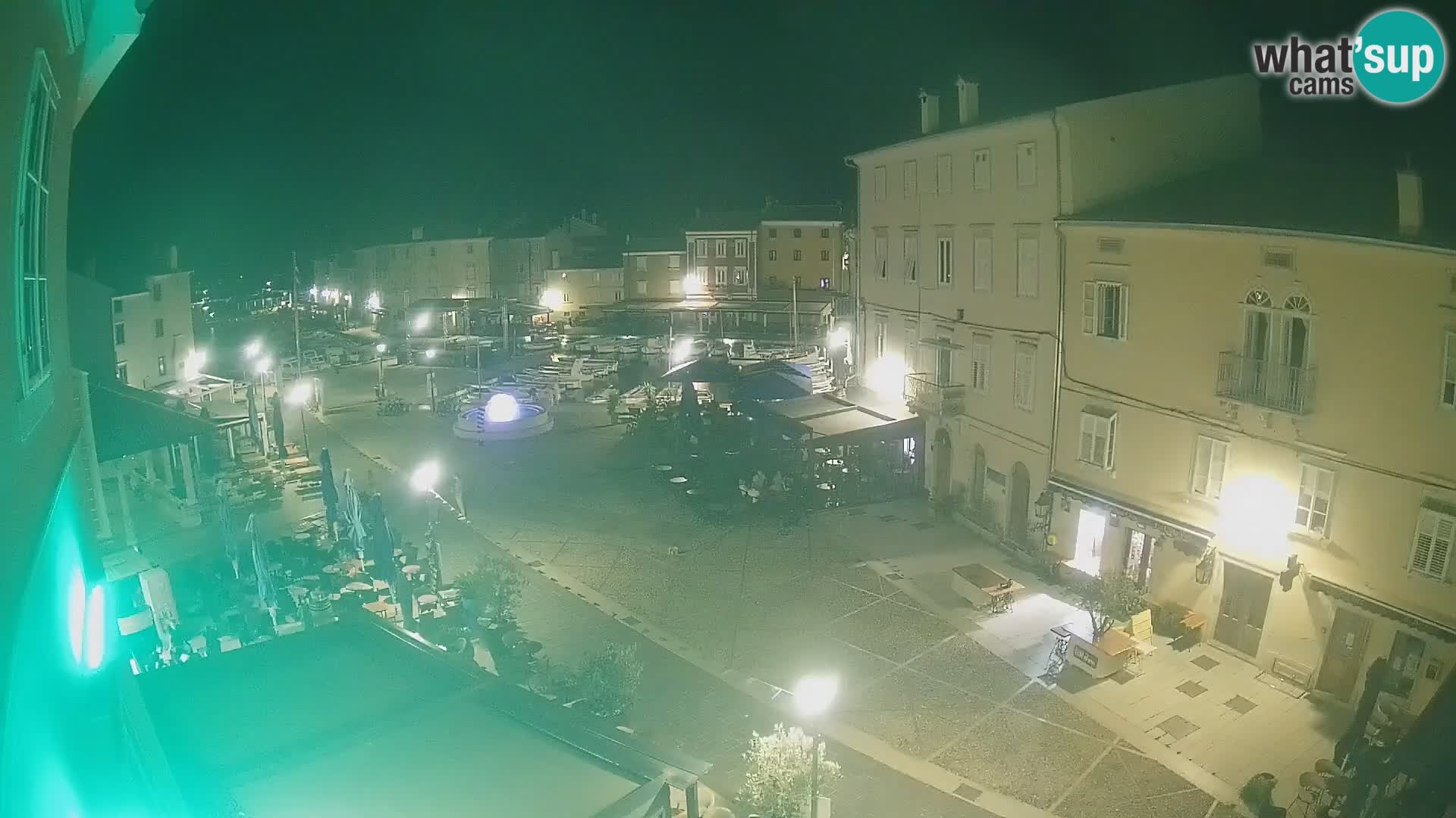 LIVE cam Cres Stadt – Hauptplatz und “mandrač” – Cres Insel – Kroatien