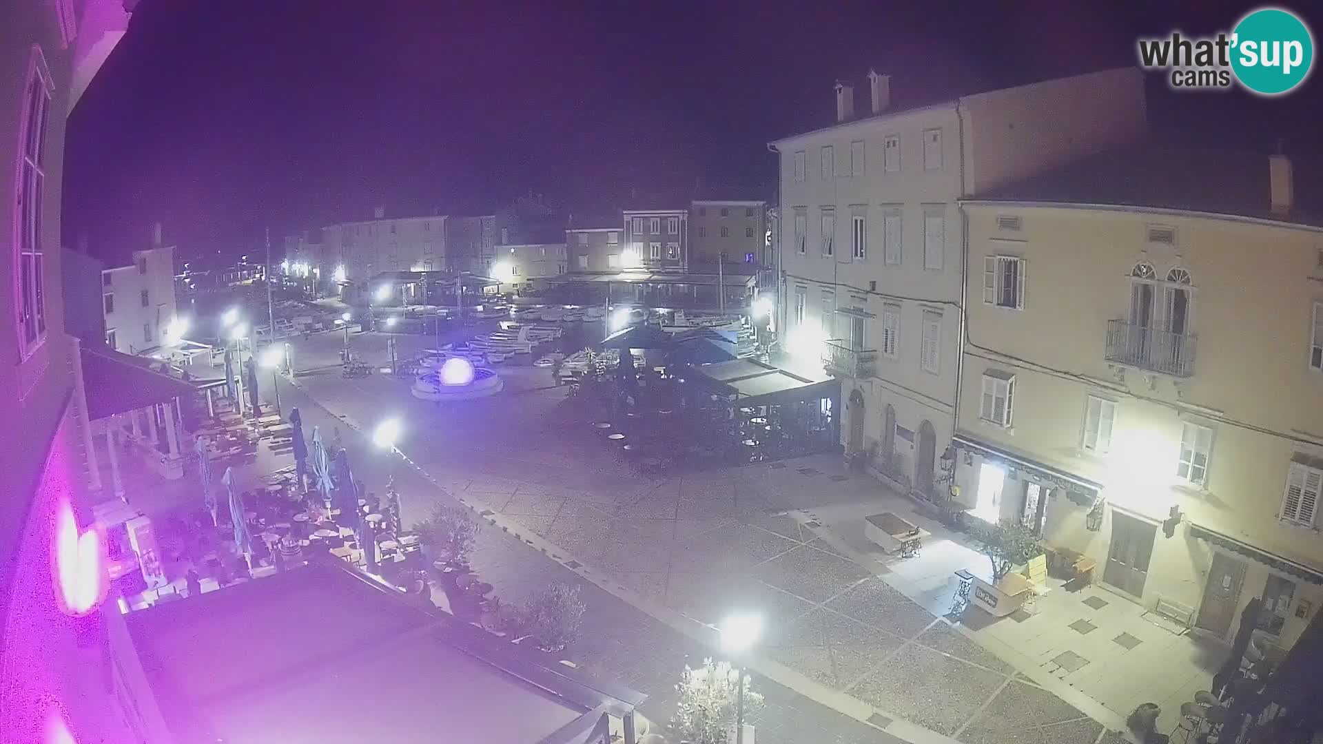 LIVE cam Cres città – piazza principale e “mandrač” – isola di Cherso – Croazia