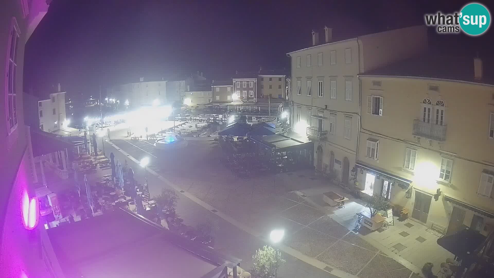 Cámara en vivo ciudad de Cres – plaza principal y “mandrač” – isla de Cres – Croacia