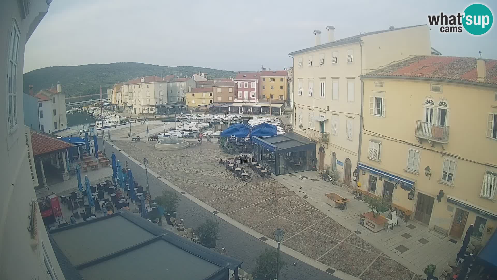 LIVE cam Cres Stadt – Hauptplatz und “mandrač” – Cres Insel – Kroatien