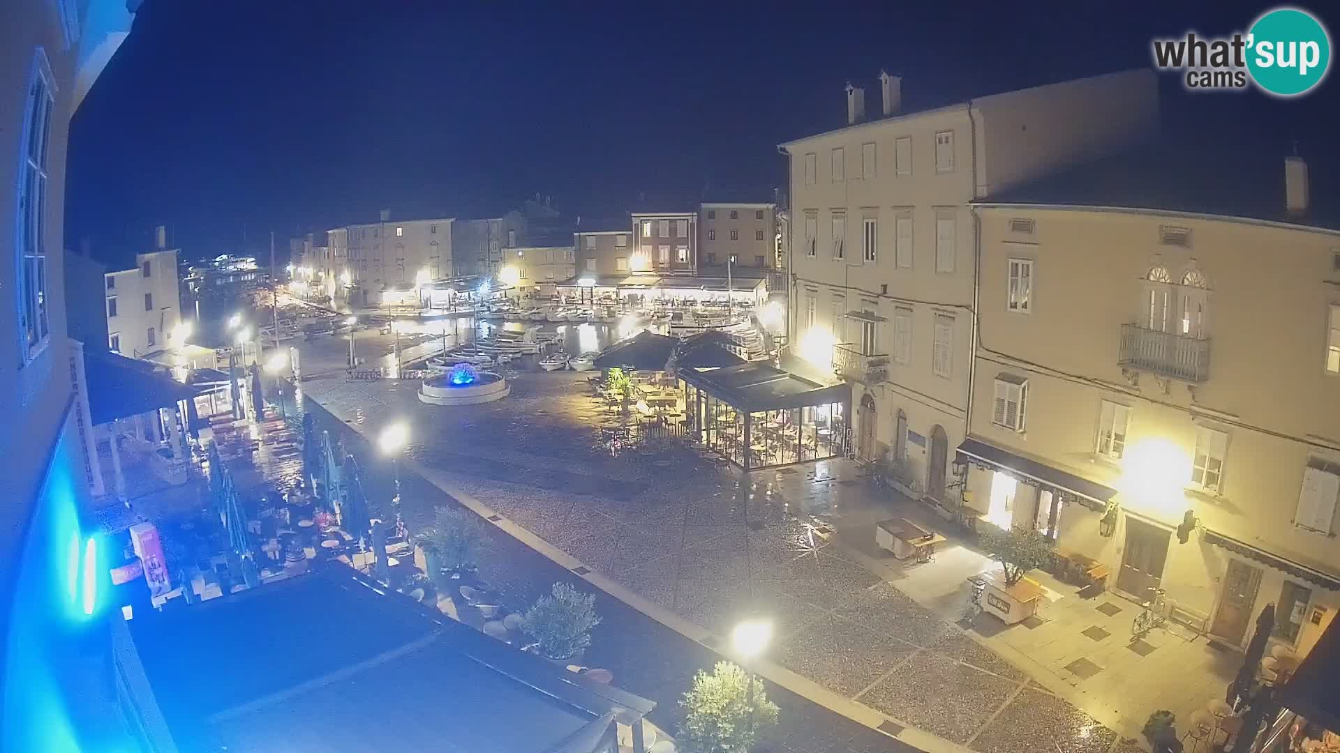 LIVE cam Cres city – place principale et “mandrač” – île de Cres – Croatie