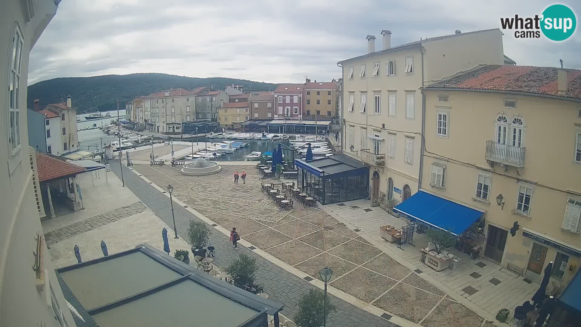 LIVE cam Cres city – main square and “mandrač” – Cres island – Croatia