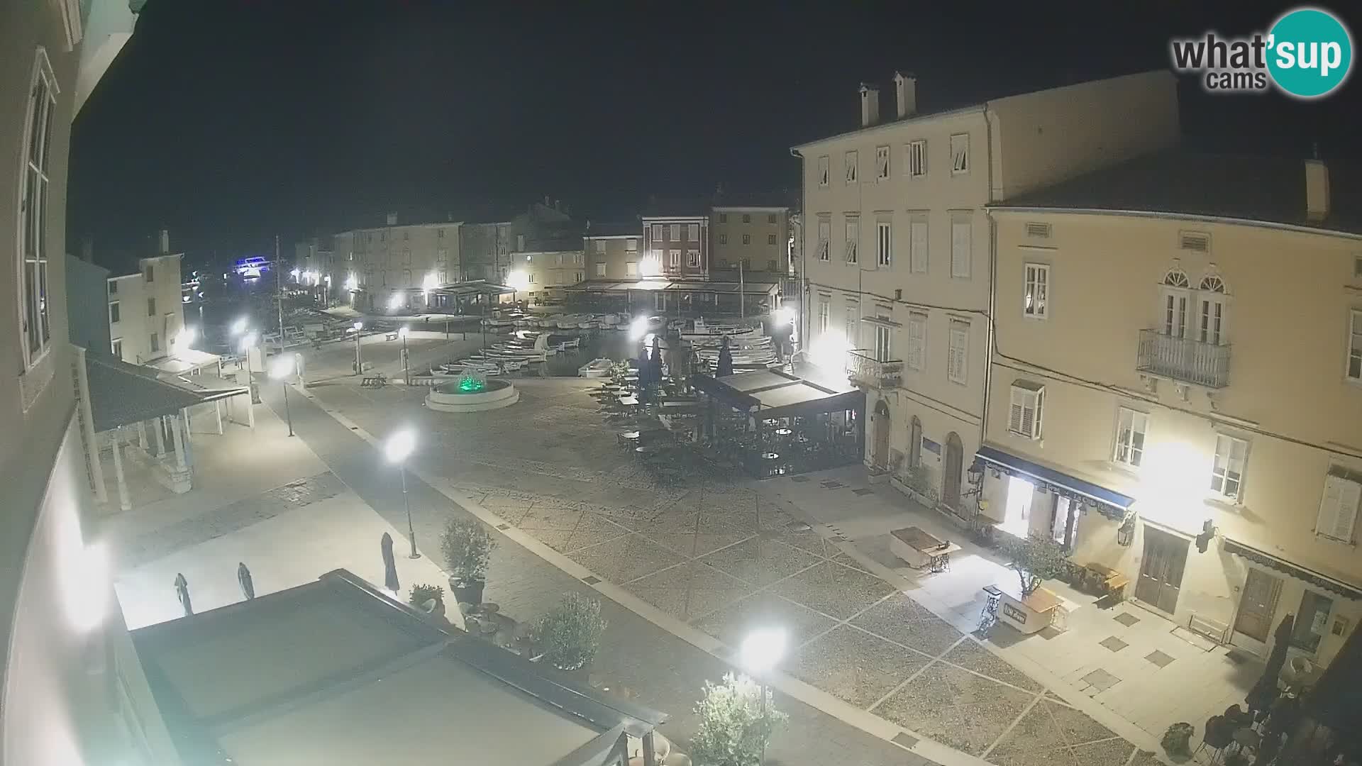 LIVE cam Cres città – piazza principale e “mandrač” – isola di Cherso – Croazia