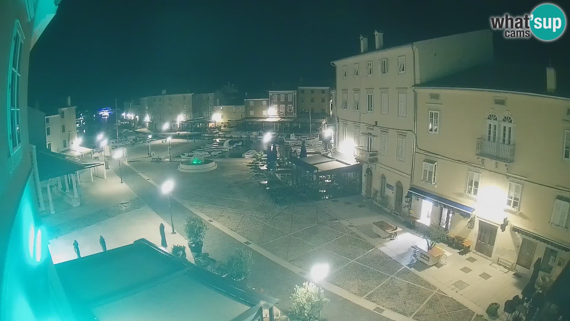 LIVE cam Cres città – piazza principale e “mandrač” – isola di Cherso – Croazia