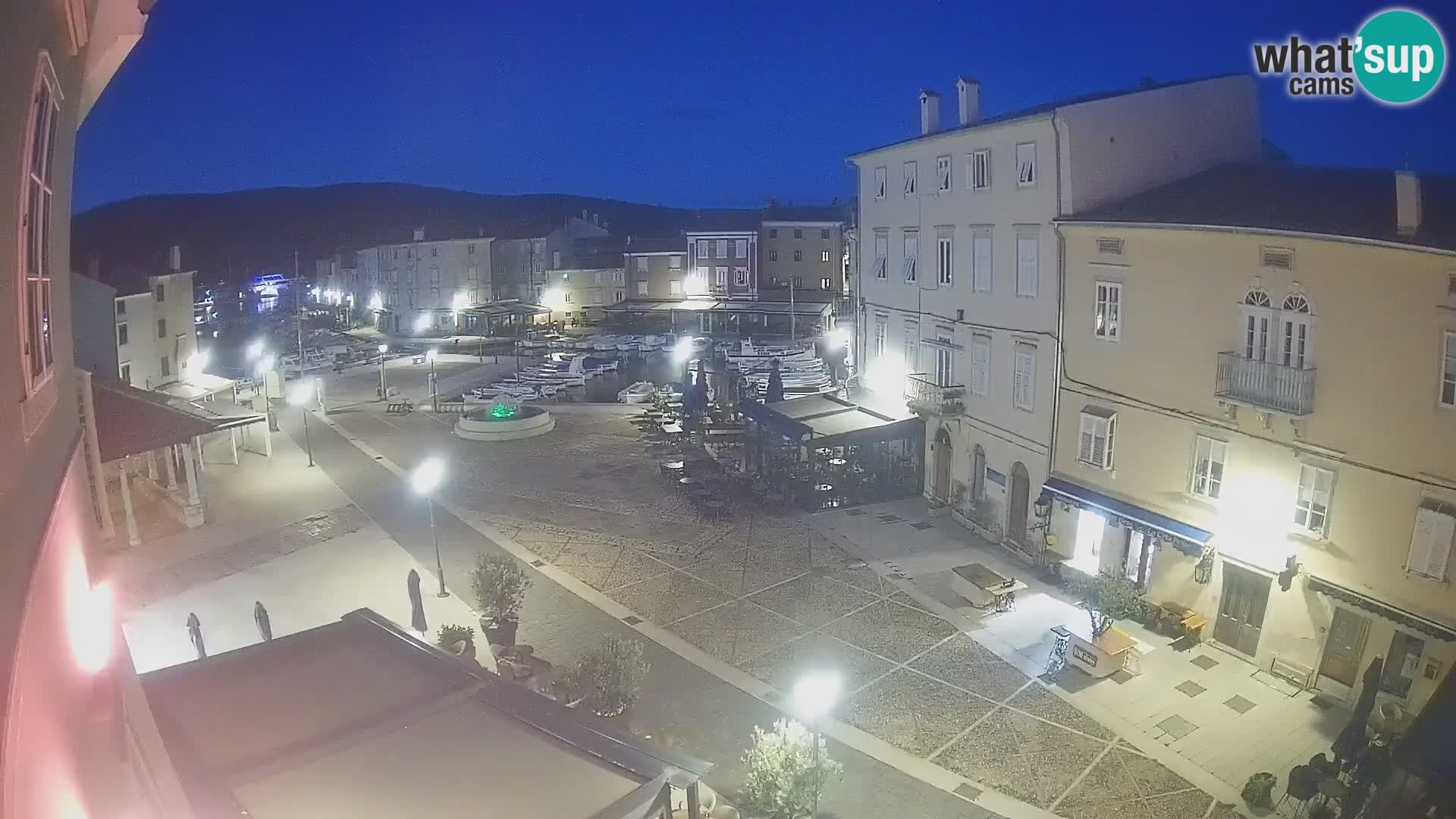 LIVE cam Cres city – main square and “mandrač” – Cres island – Croatia