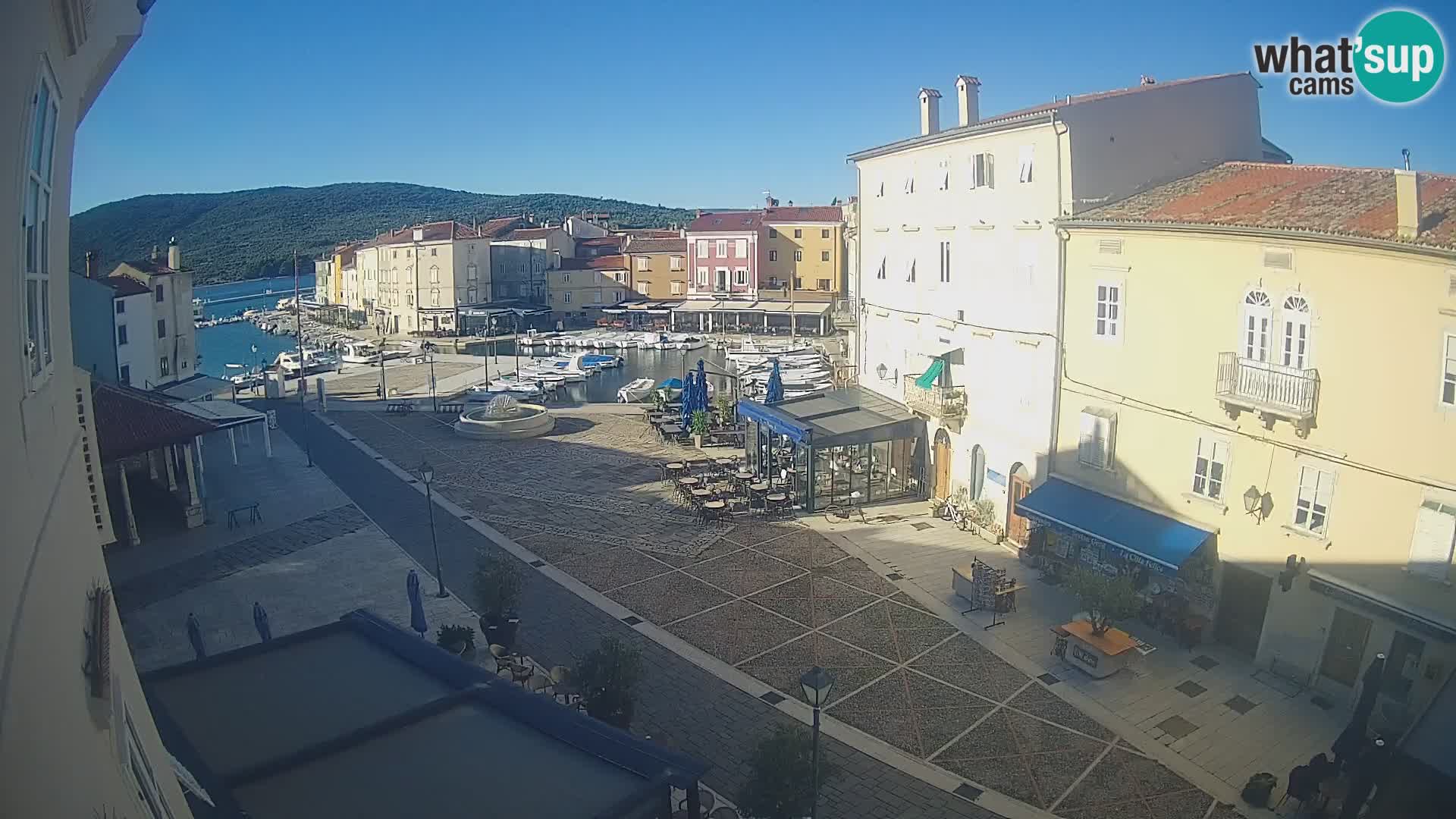 Kamera v ŽIVO Cres mesto – glavni trg in “mandrač” – otok Cres – Hrvaška