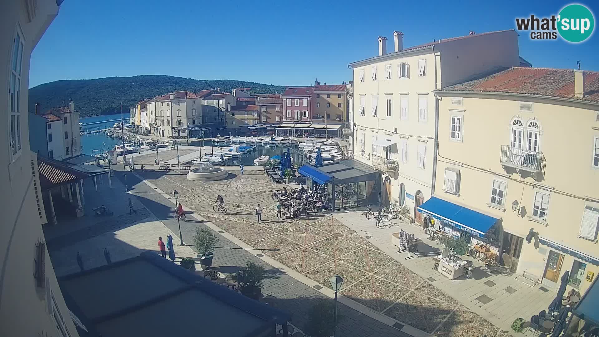 LIVE cam Cres city – place principale et “mandrač” – île de Cres – Croatie