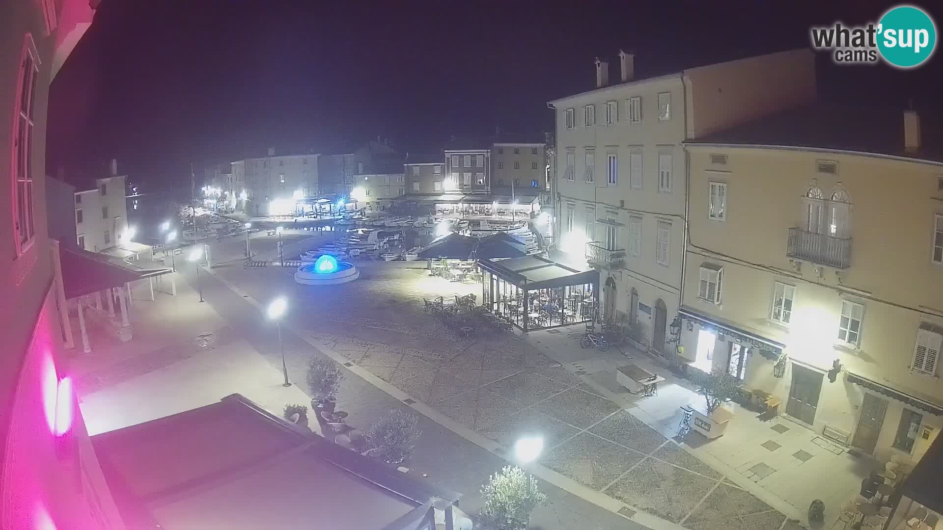 LIVE cam Cres Stadt – Hauptplatz und “mandrač” – Cres Insel – Kroatien