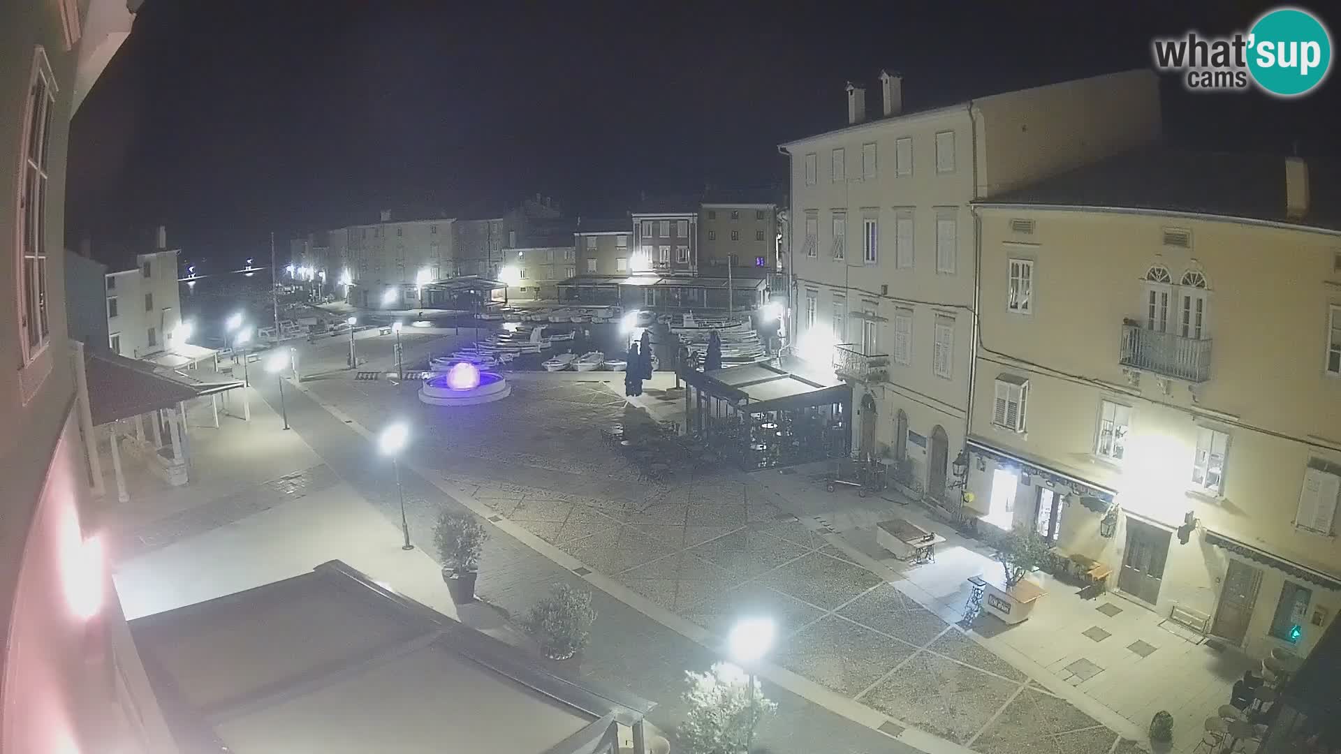 LIVE cam Cres Stadt – Hauptplatz und “mandrač” – Cres Insel – Kroatien