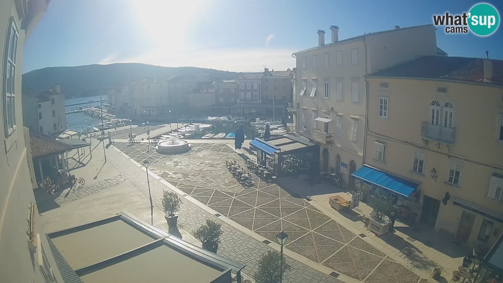 LIVE cam Cres city – main square and “mandrač” – Cres island – Croatia