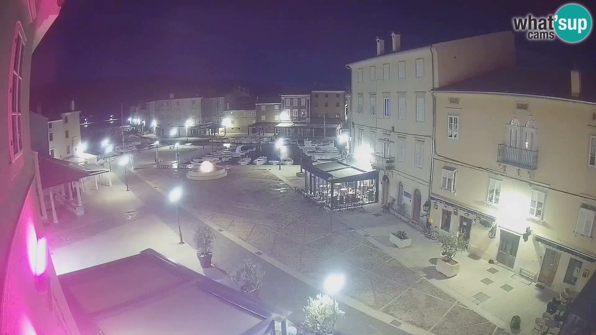 LIVE cam Cres Stadt – Hauptplatz und “mandrač” – Cres Insel – Kroatien