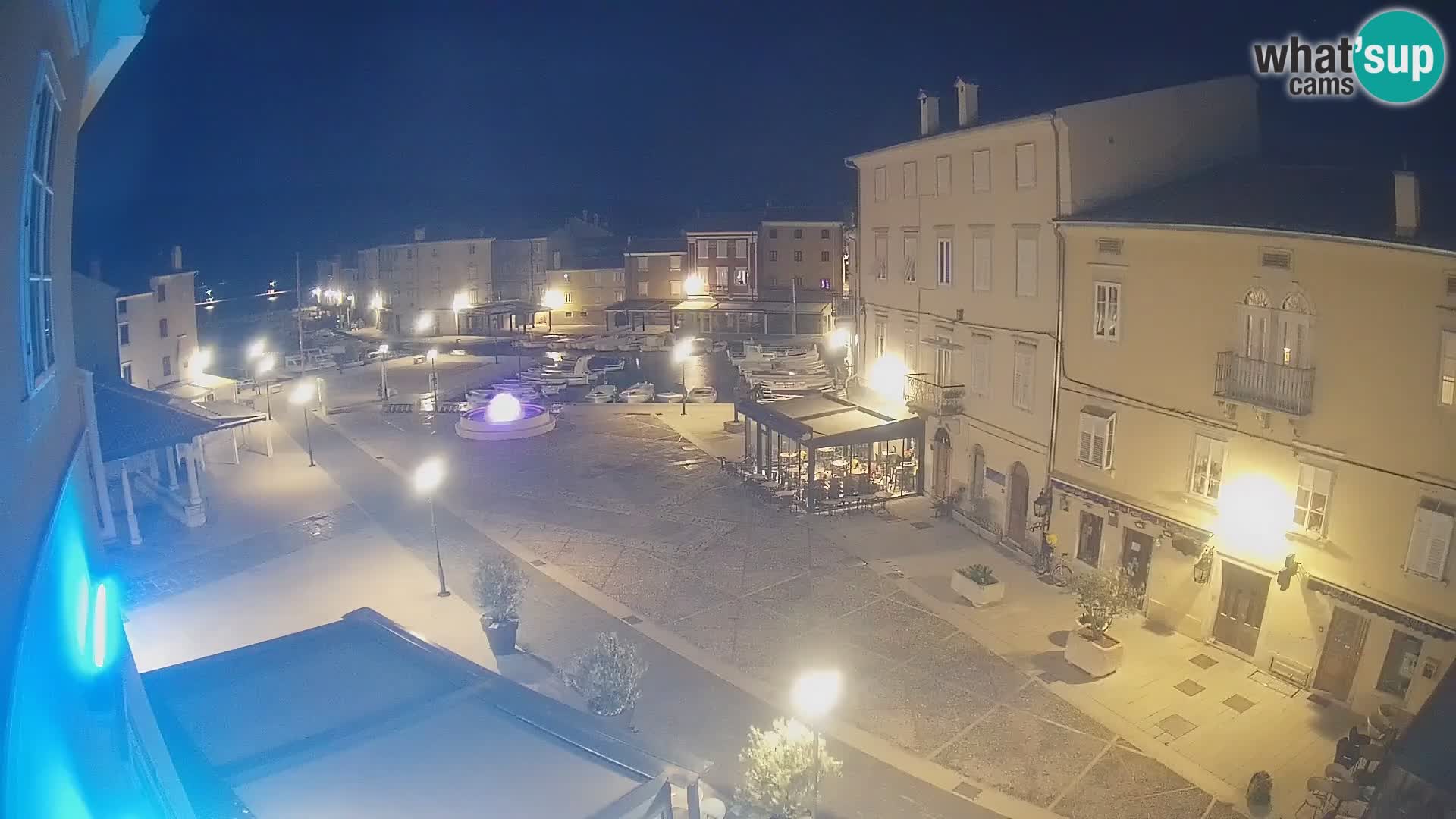 LIVE cam Cres Stadt – Hauptplatz und “mandrač” – Cres Insel – Kroatien