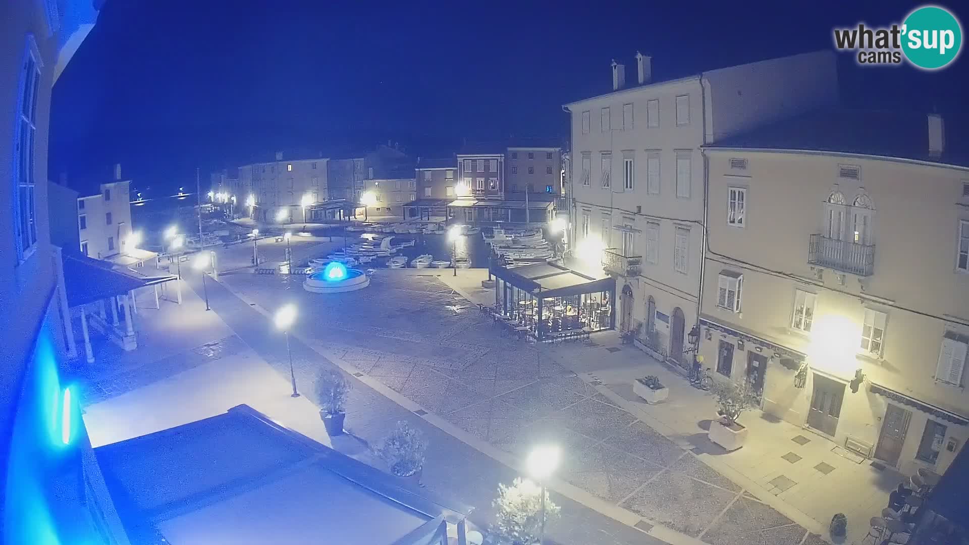 LIVE cam Cres città – piazza principale e “mandrač” – isola di Cherso – Croazia