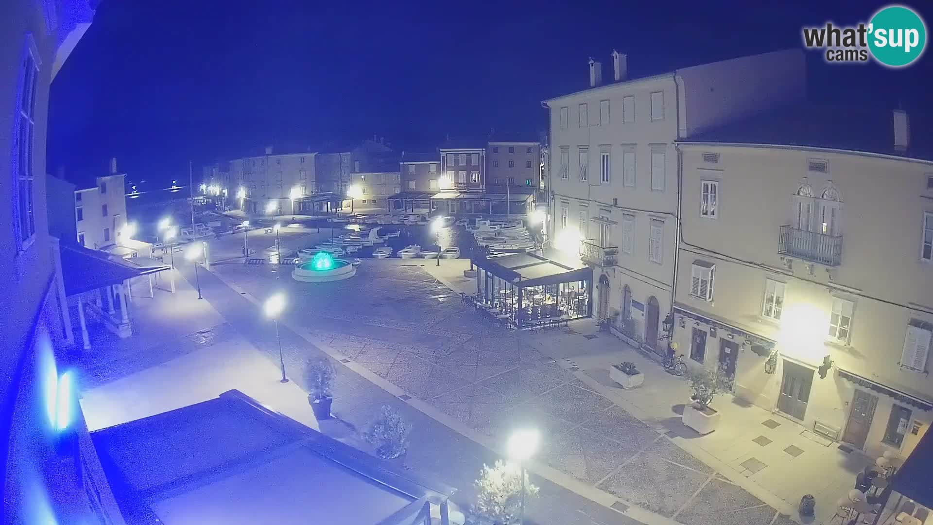 LIVE cam Cres Stadt – Hauptplatz und “mandrač” – Cres Insel – Kroatien