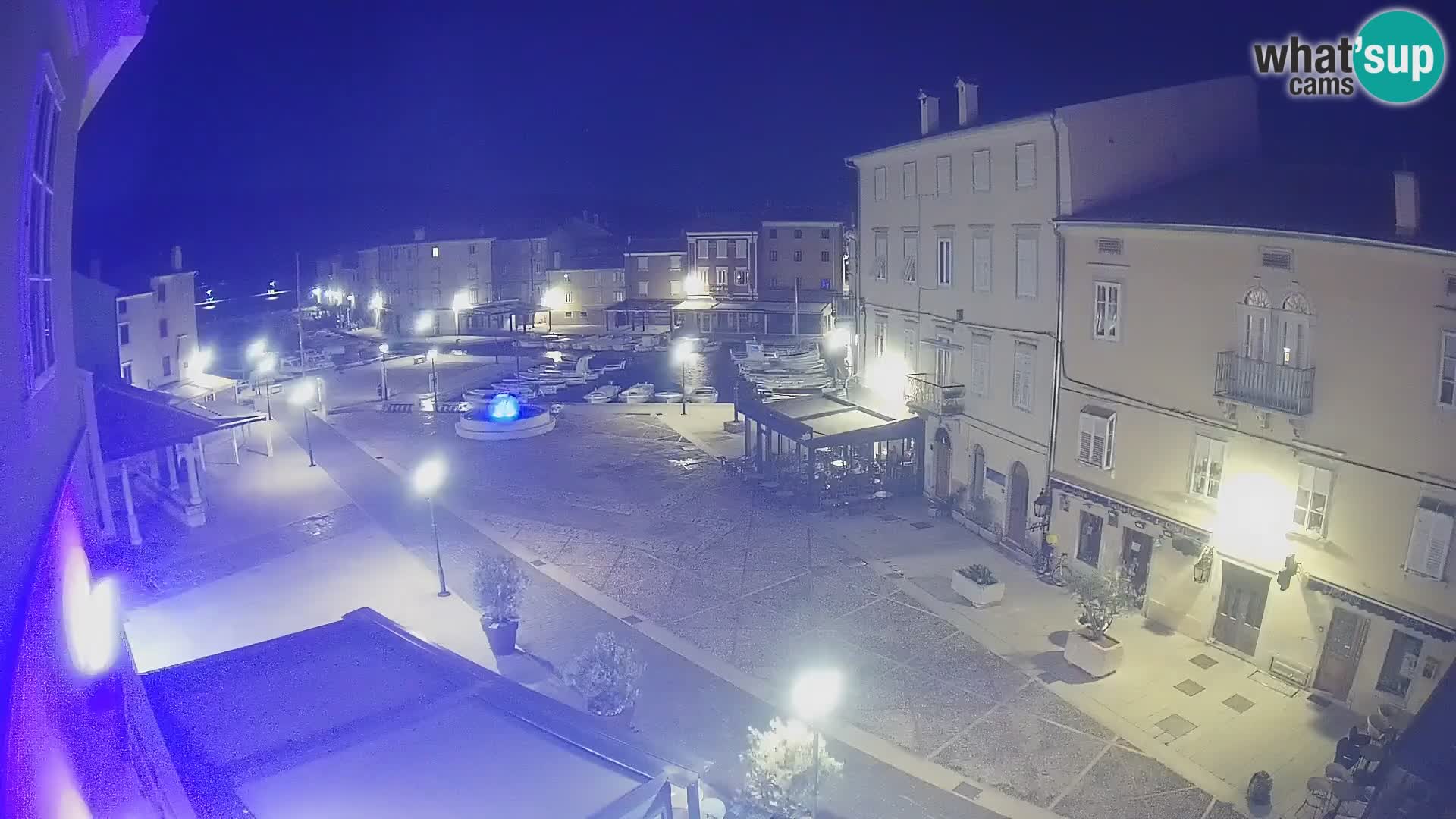 LIVE cam Cres Stadt – Hauptplatz und “mandrač” – Cres Insel – Kroatien