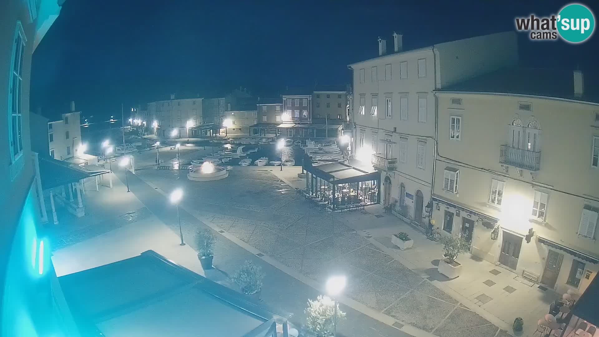 LIVE cam Cres Stadt – Hauptplatz und “mandrač” – Cres Insel – Kroatien