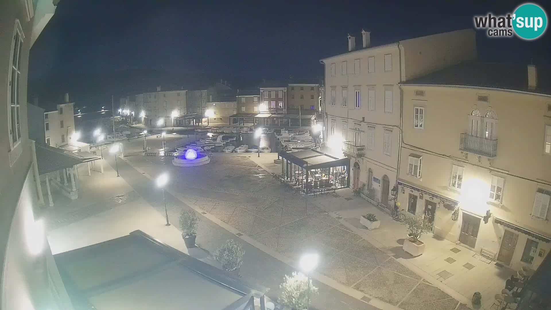 LIVE cam Cres città – piazza principale e “mandrač” – isola di Cherso – Croazia