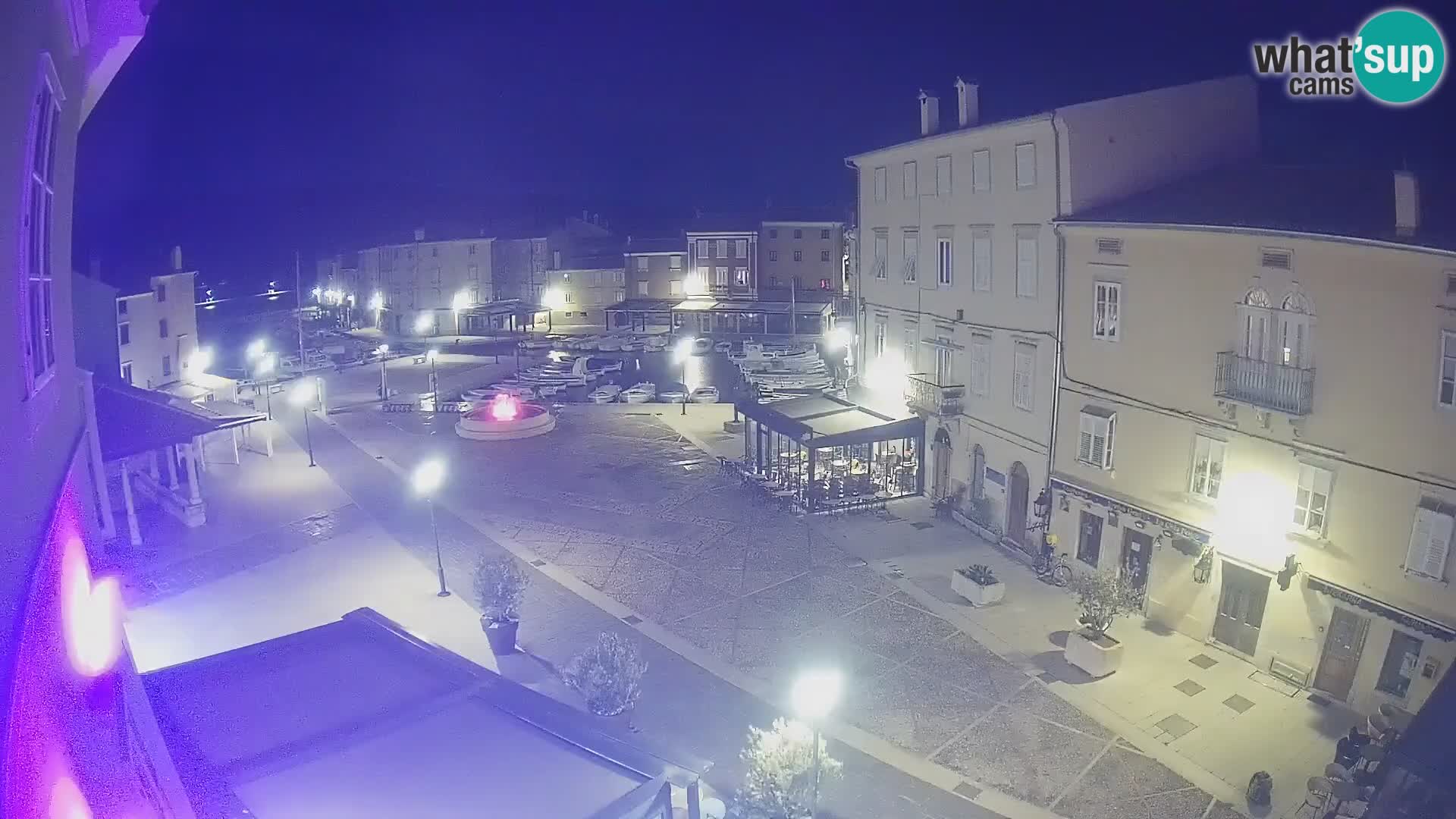 LIVE cam Cres Stadt – Hauptplatz und “mandrač” – Cres Insel – Kroatien