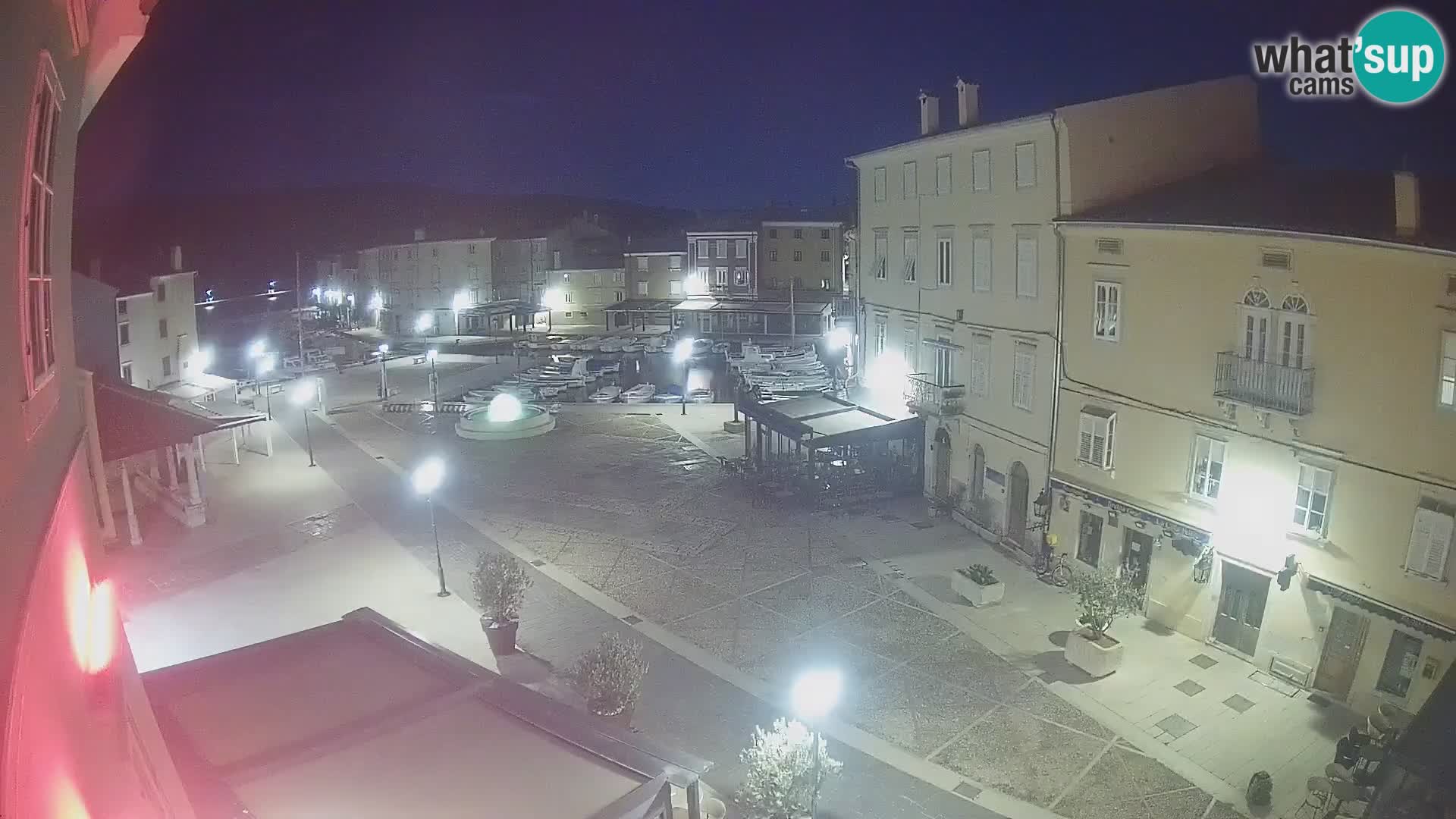 LIVE cam Cres città – piazza principale e “mandrač” – isola di Cherso – Croazia