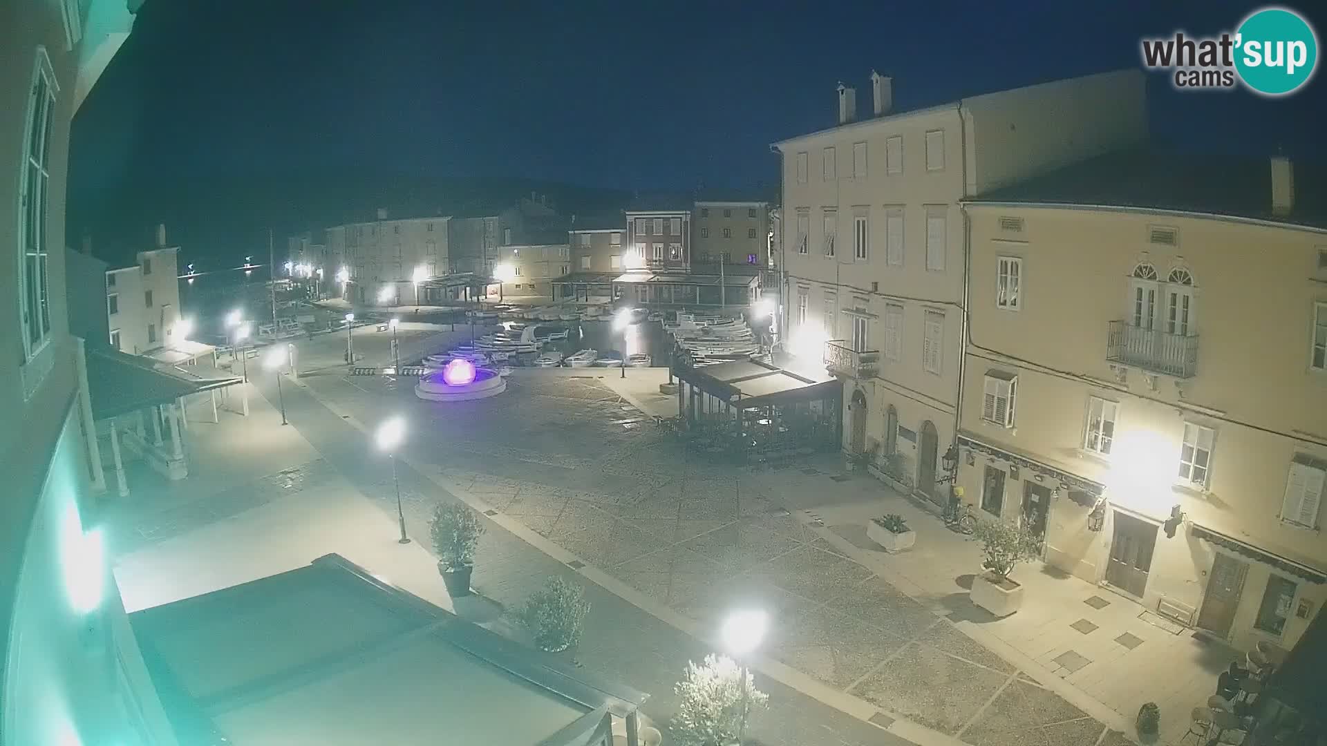 LIVE cam Cres Stadt – Hauptplatz und “mandrač” – Cres Insel – Kroatien