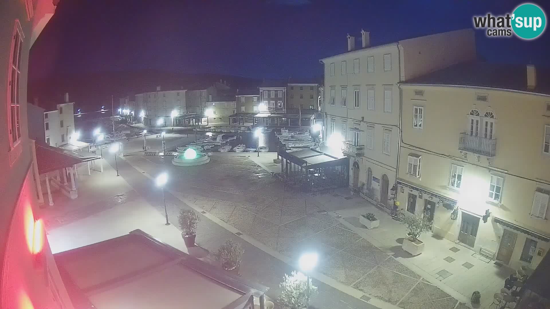 LIVE cam Cres città – piazza principale e “mandrač” – isola di Cherso – Croazia