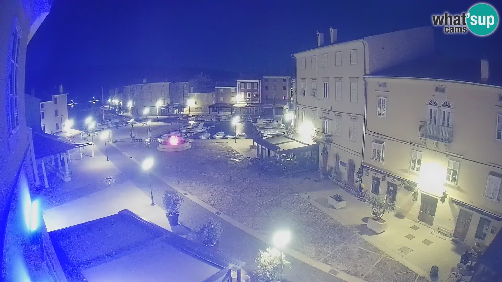 LIVE cam Cres Stadt – Hauptplatz und “mandrač” – Cres Insel – Kroatien