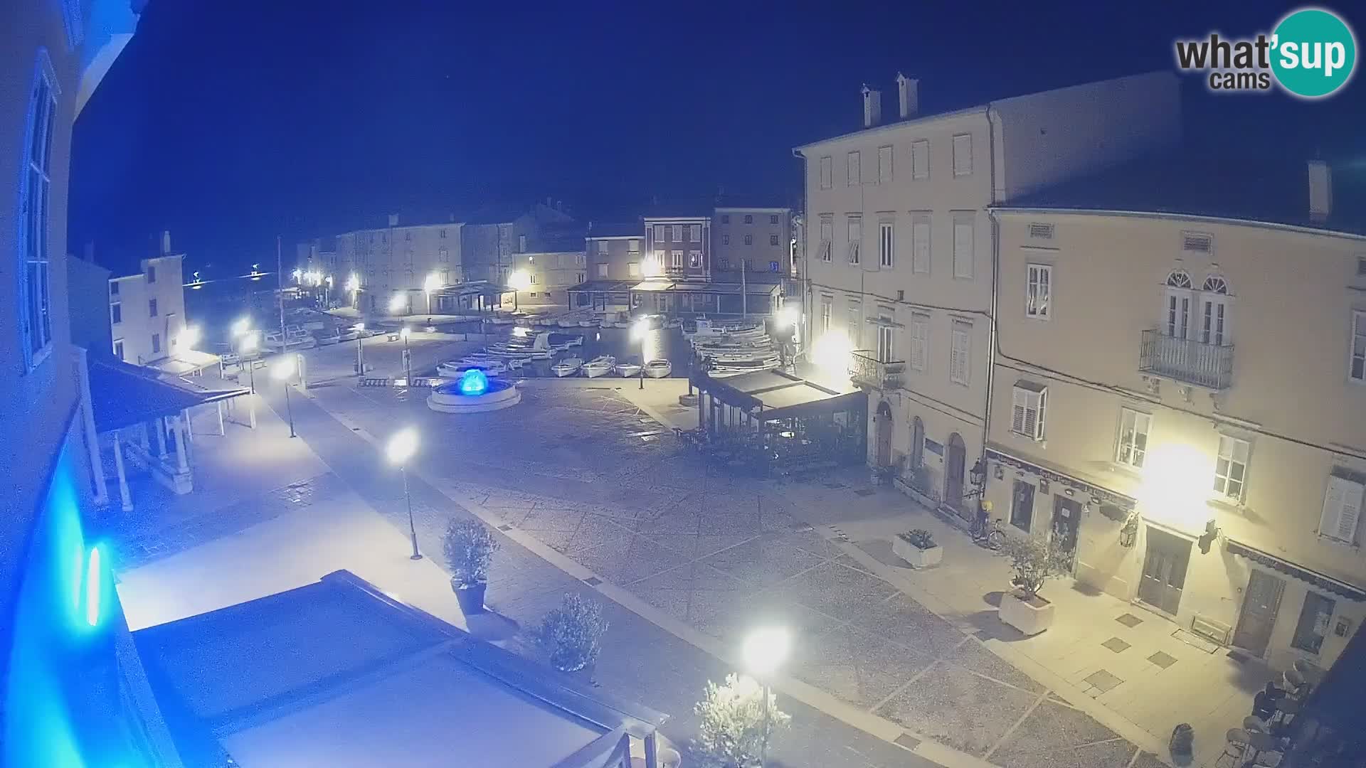 LIVE cam Cres città – piazza principale e “mandrač” – isola di Cherso – Croazia