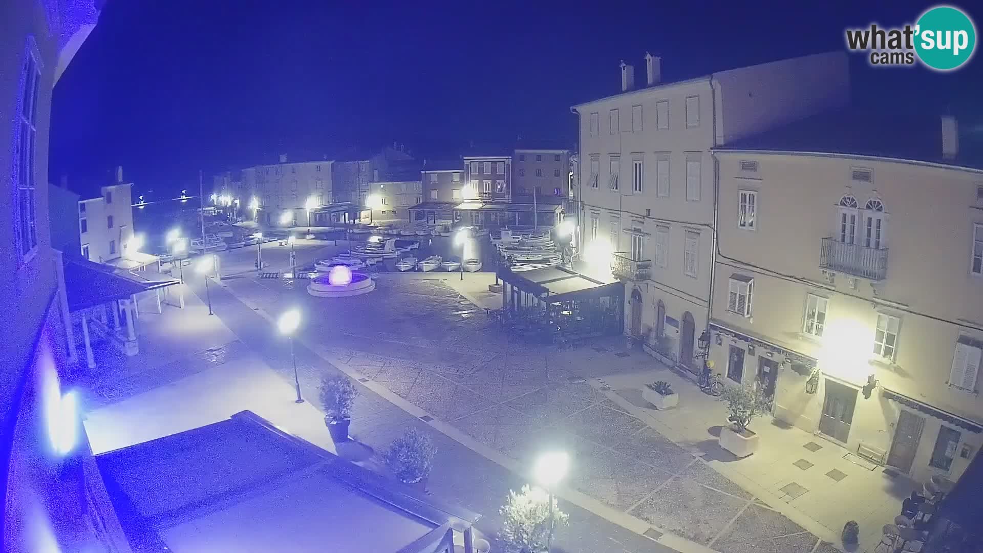 LIVE cam Cres Stadt – Hauptplatz und “mandrač” – Cres Insel – Kroatien