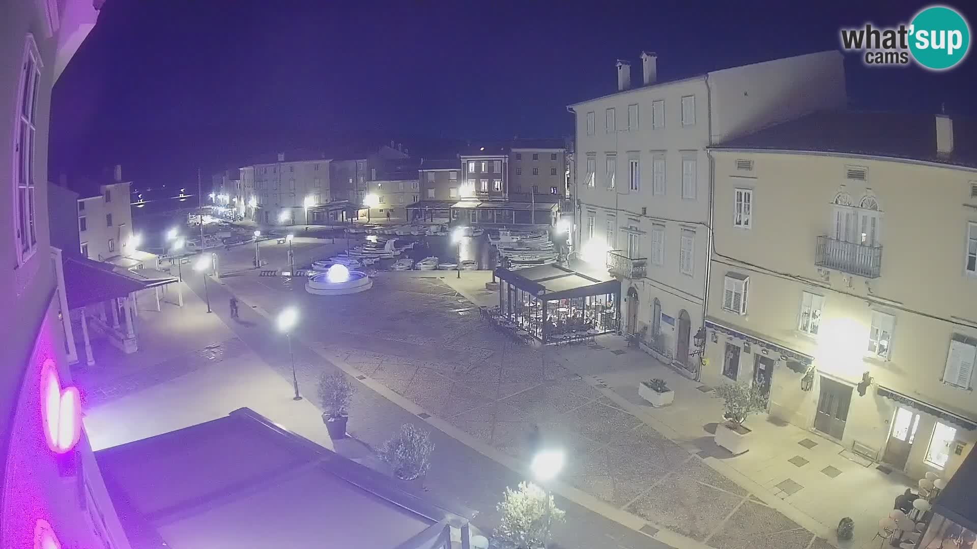 LIVE cam Cres Stadt – Hauptplatz und “mandrač” – Cres Insel – Kroatien