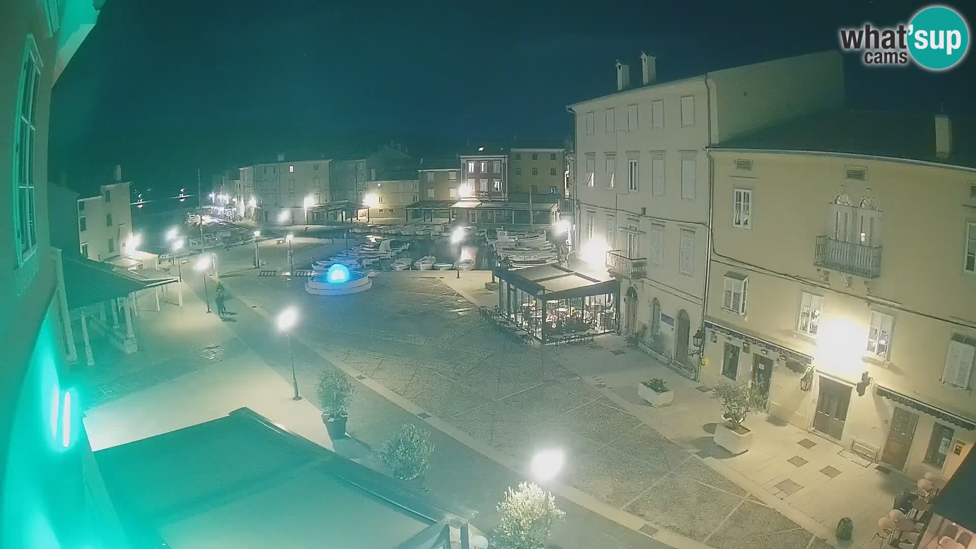 LIVE cam Cres città – piazza principale e “mandrač” – isola di Cherso – Croazia