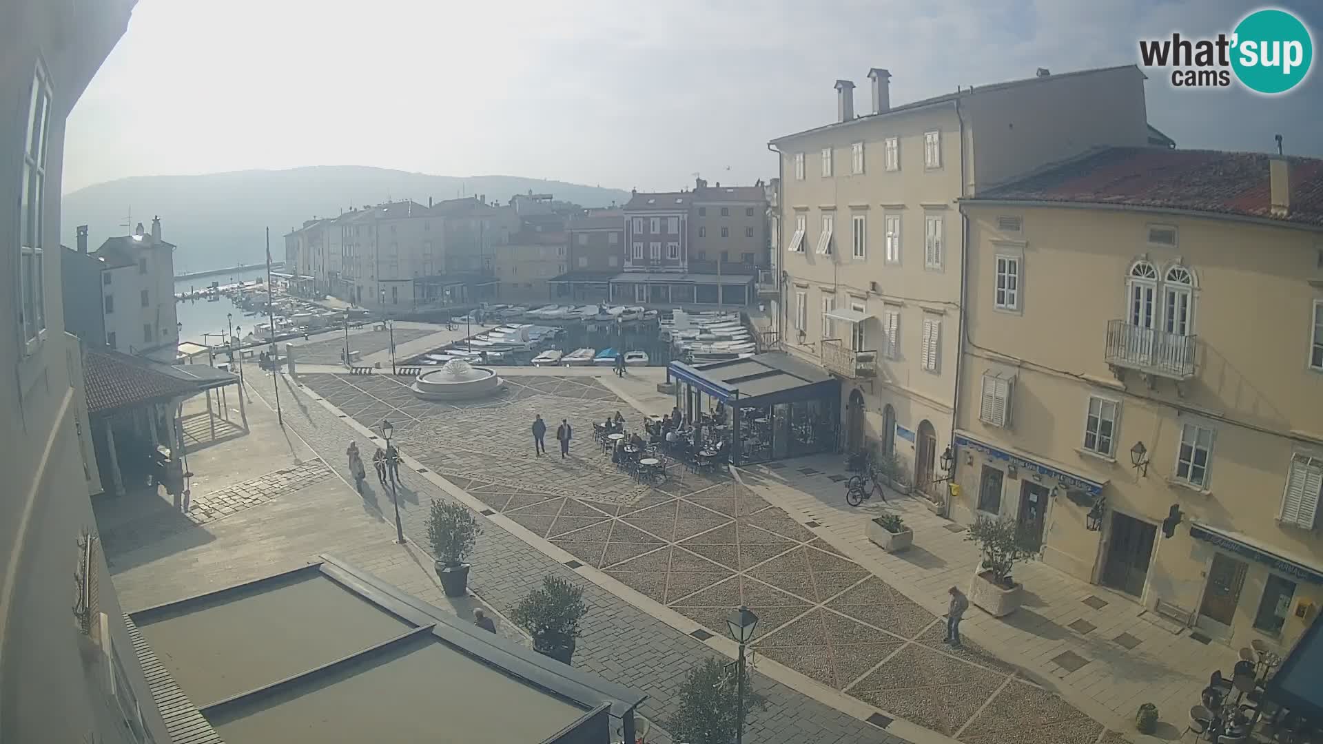 LIVE cam Cres city – main square and “mandrač” – Cres island – Croatia