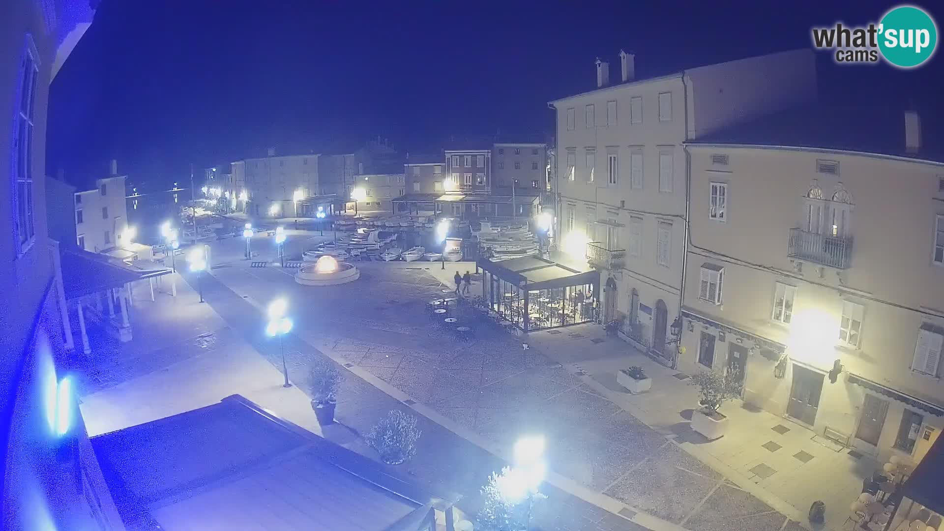 LIVE cam Cres city – place principale et “mandrač” – île de Cres – Croatie