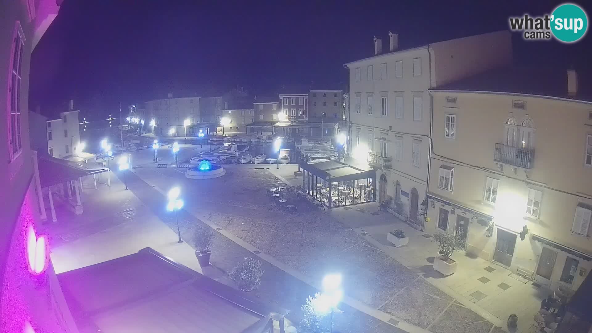 LIVE cam Cres city – place principale et “mandrač” – île de Cres – Croatie