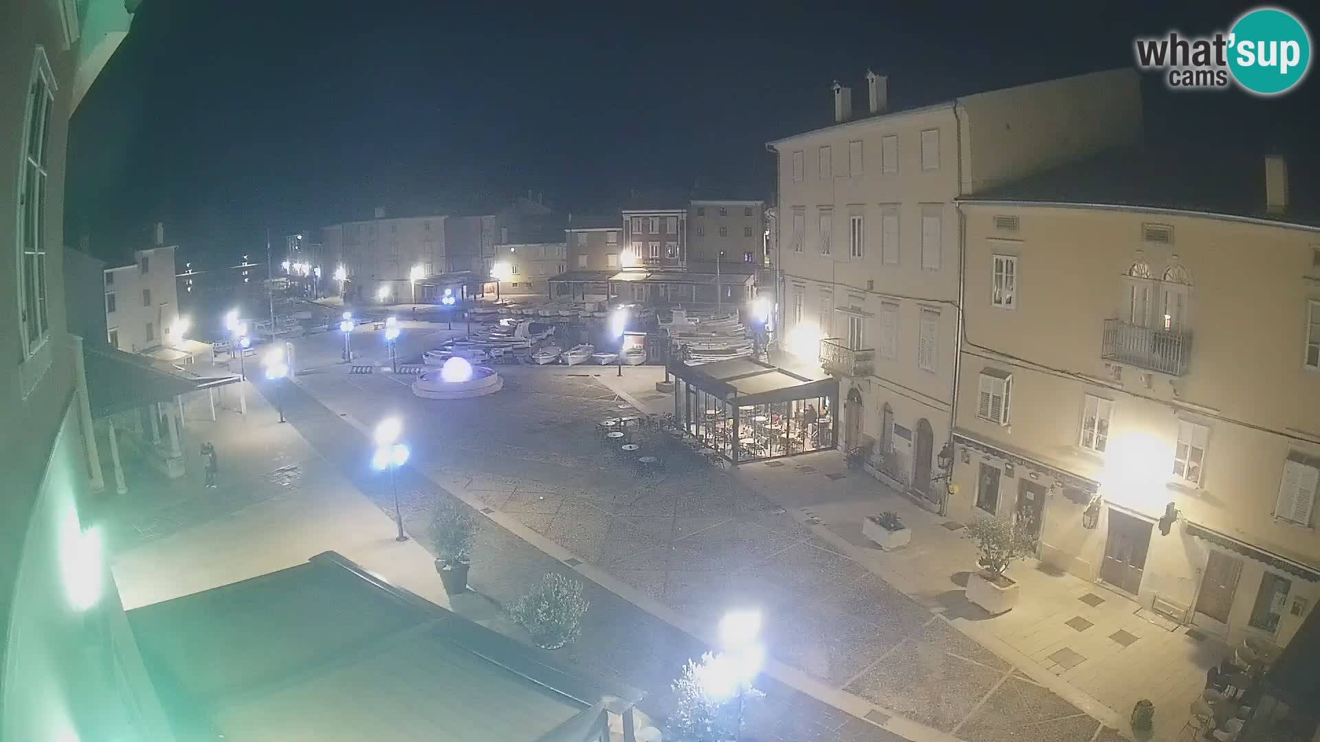 LIVE cam Cres città – piazza principale e “mandrač” – isola di Cherso – Croazia