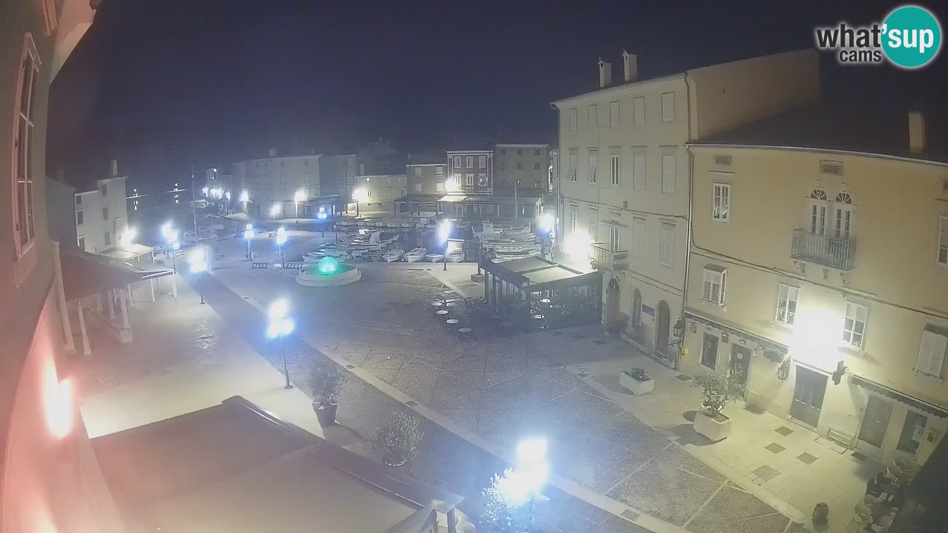 LIVE cam Cres city – place principale et “mandrač” – île de Cres – Croatie