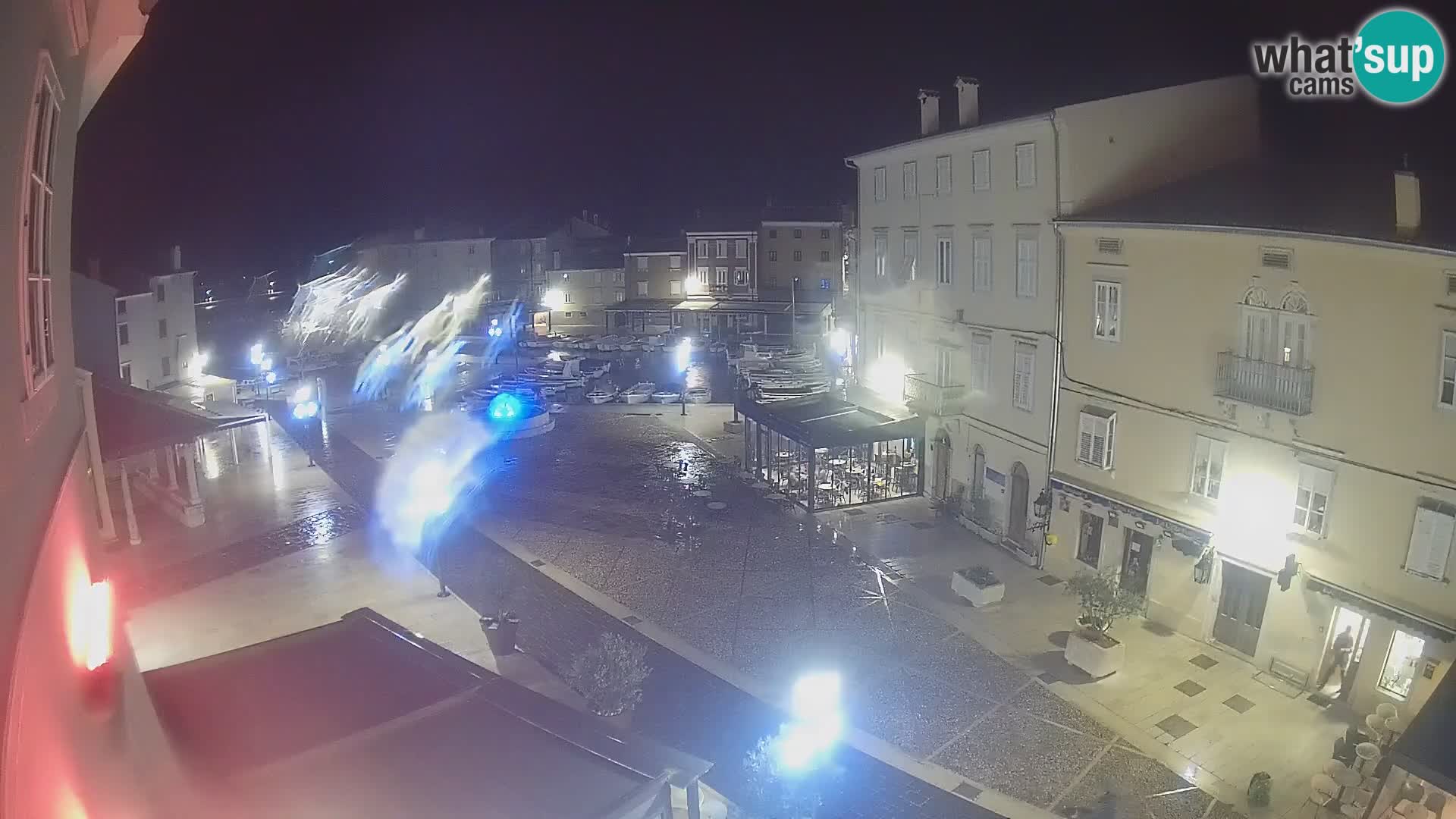 LIVE cam Cres Stadt – Hauptplatz und “mandrač” – Cres Insel – Kroatien